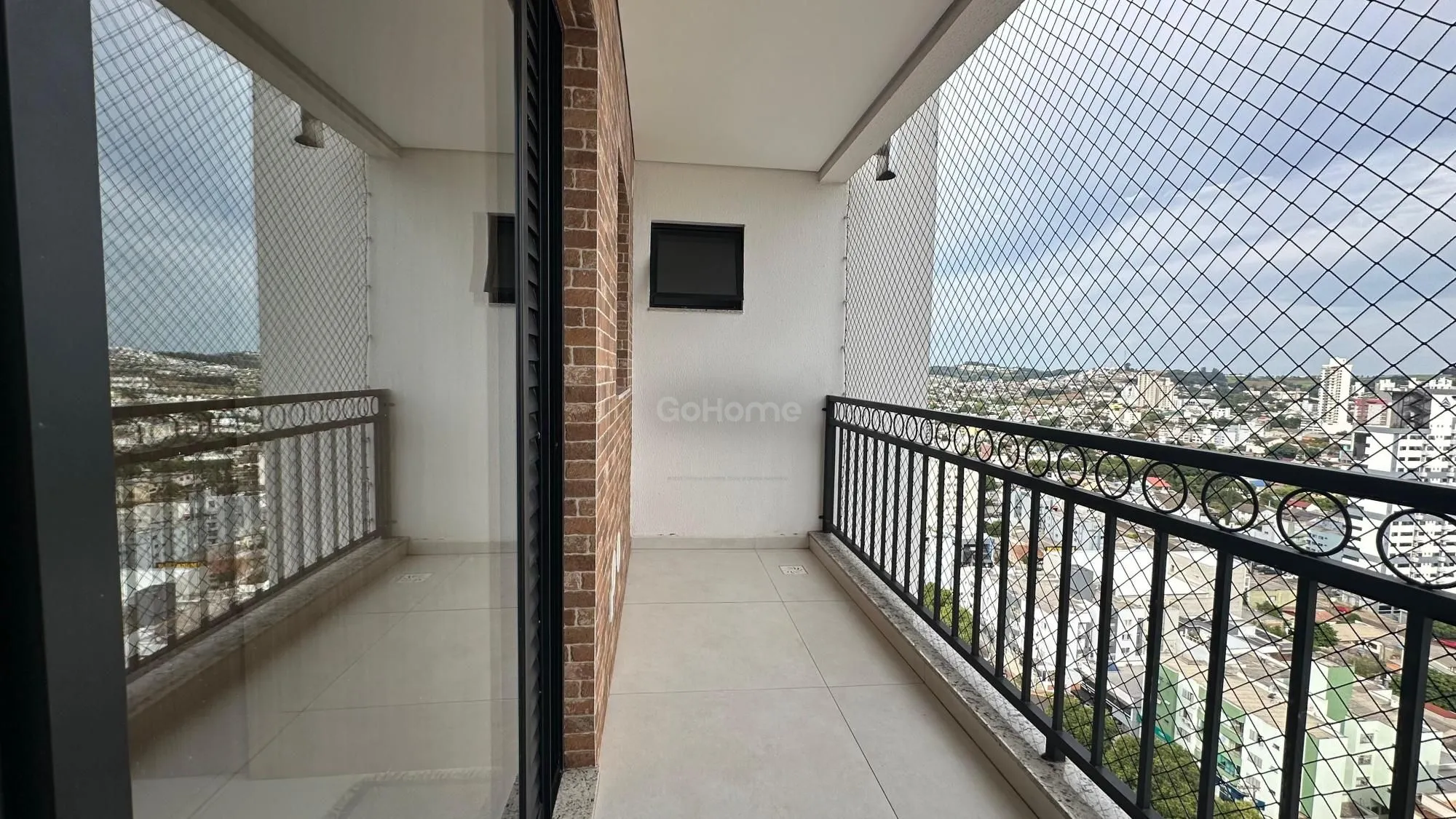 Apartamento Semimobiliado em ótima localização