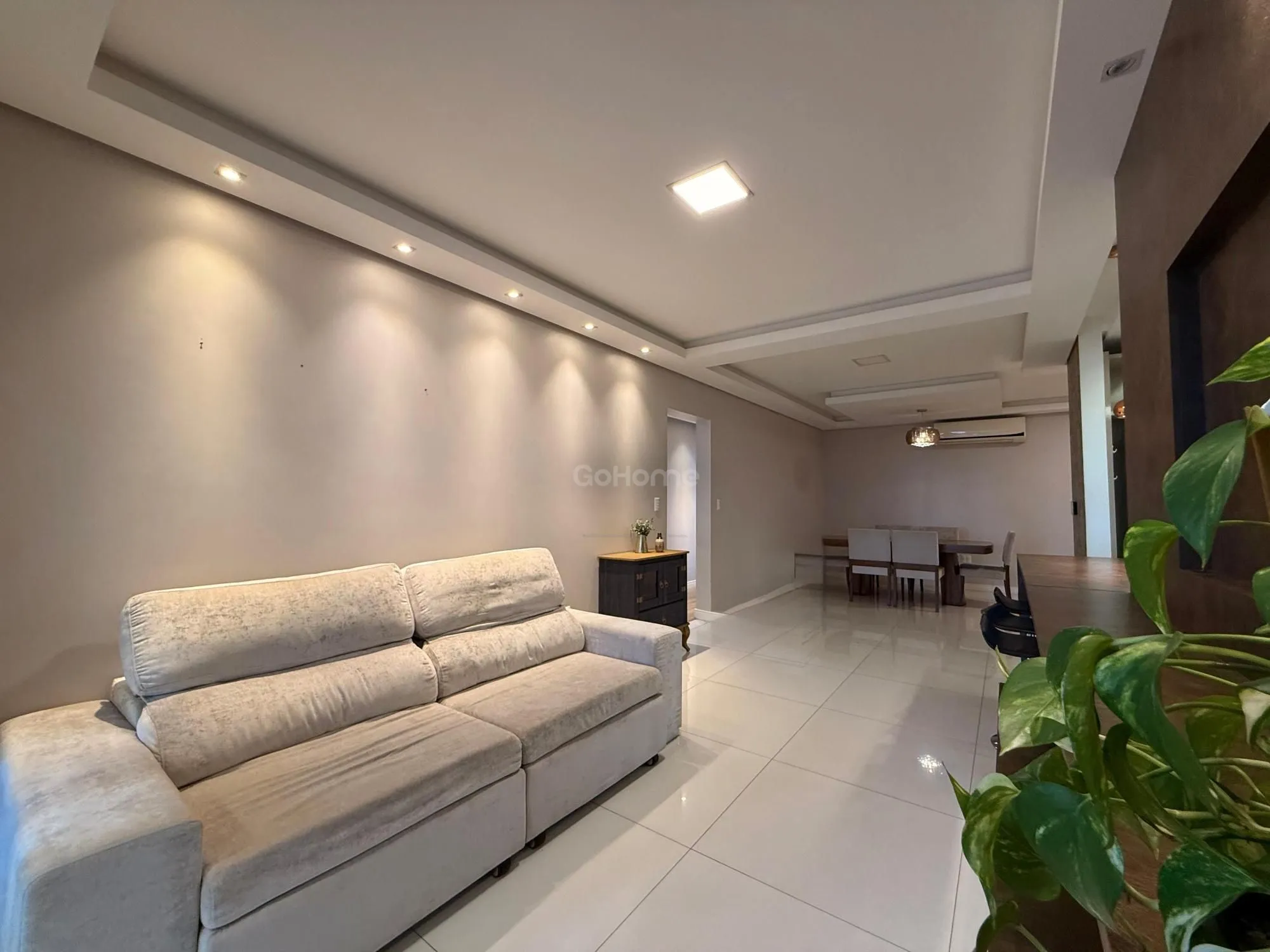 Apartamento mobiliado com 3 suítes no Centro