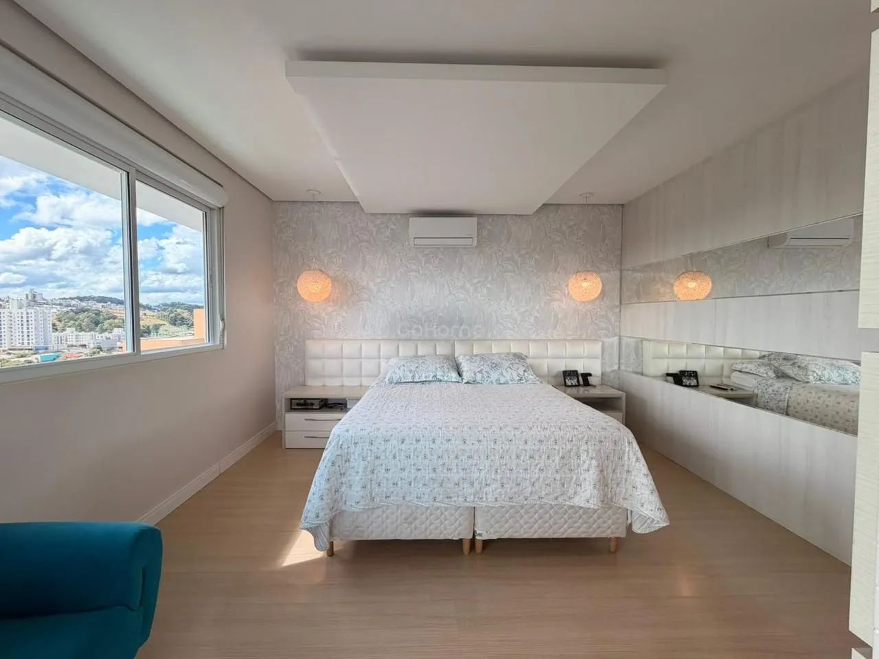 Casa com 3 pavimentos semimobiliada