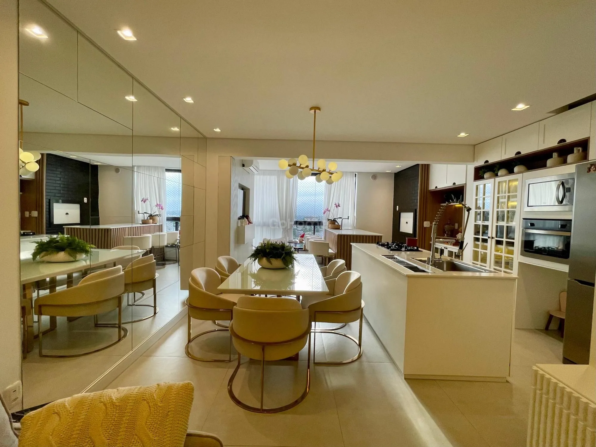 4114 – Apartamento mobiliado de 3 quartos (com suíte) à venda no Centro de Chapecó