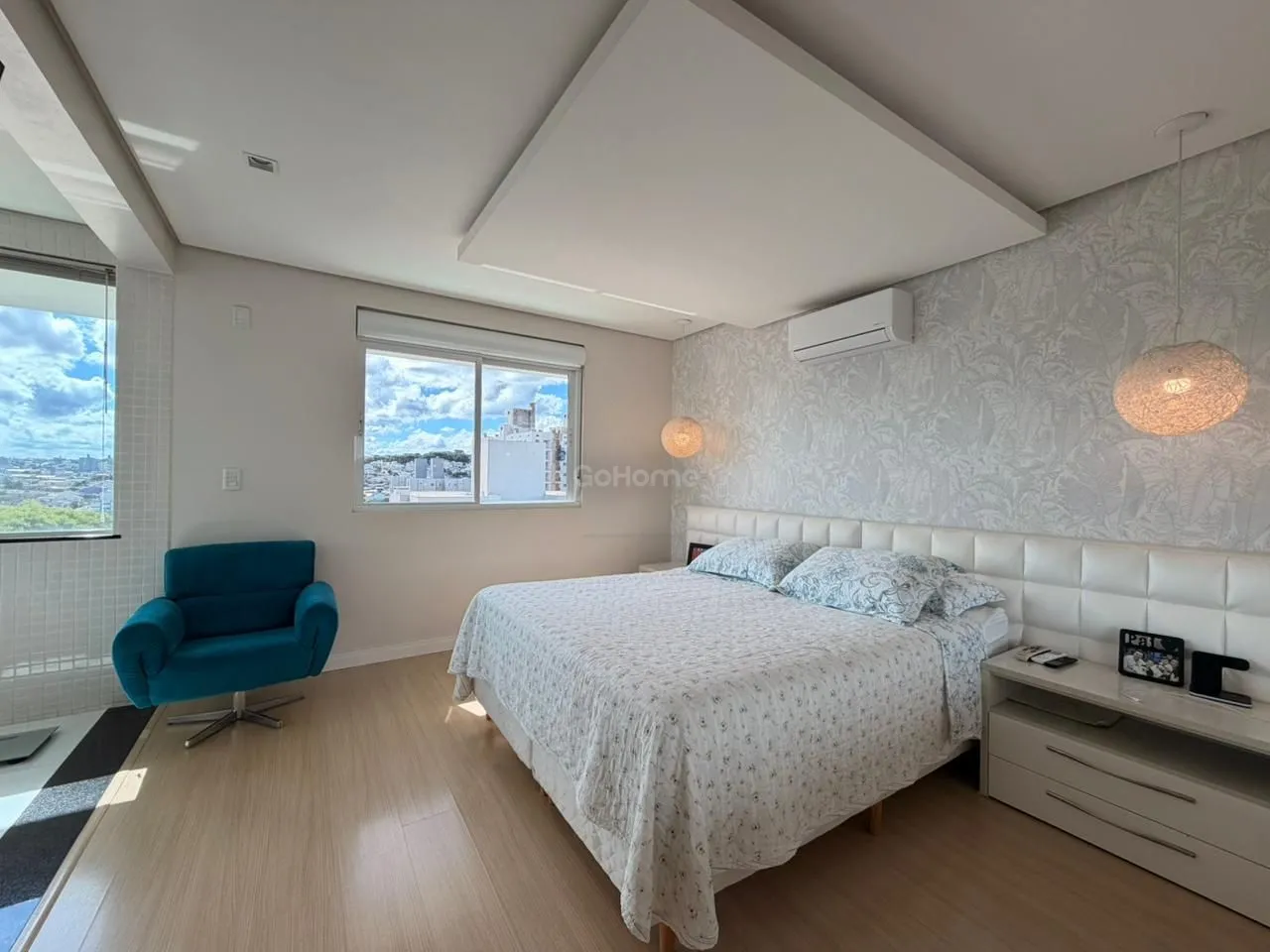 Casa com 3 pavimentos semimobiliada