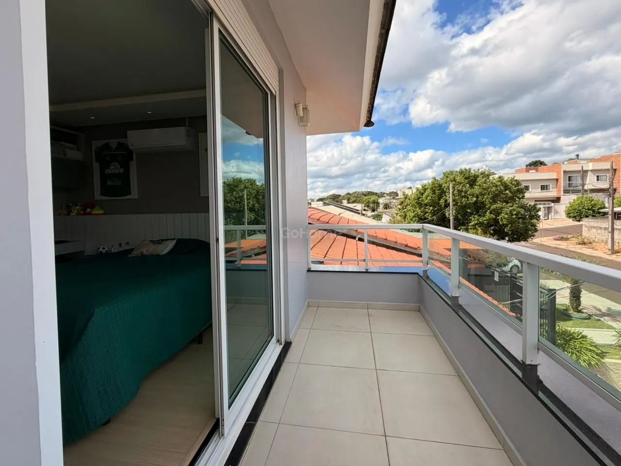 Casa com 3 pavimentos semimobiliada