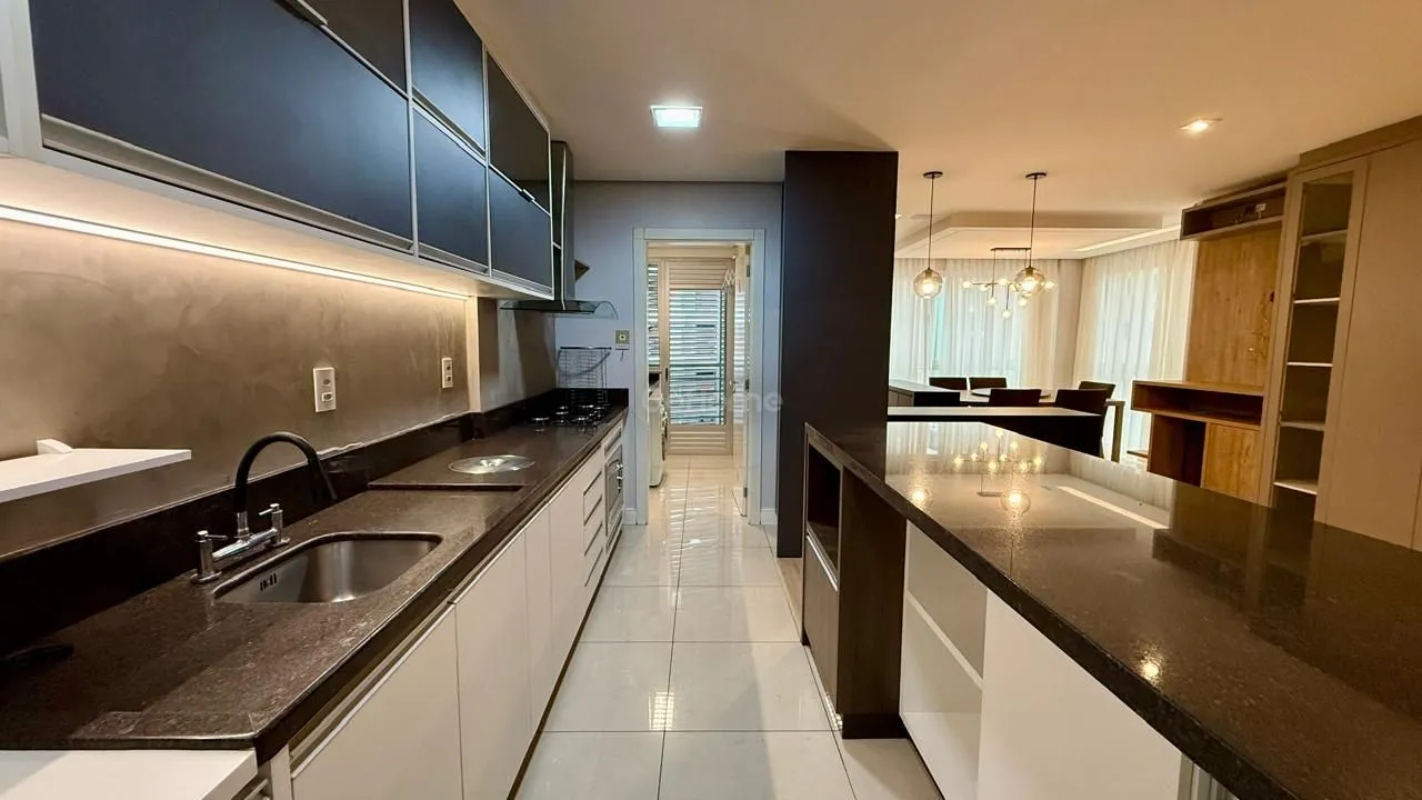 4515 – Apartamento Semimobiliado com 3 Suítes à Venda no Centro de Chapecó