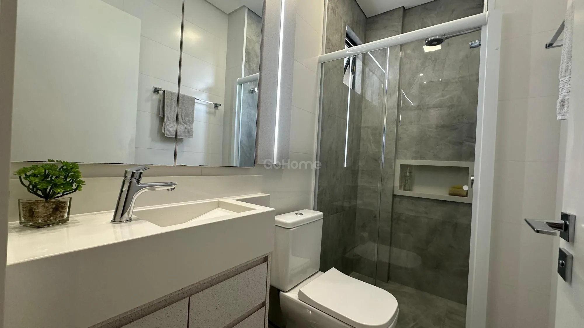 Apartamento Semimobiliado no Centro