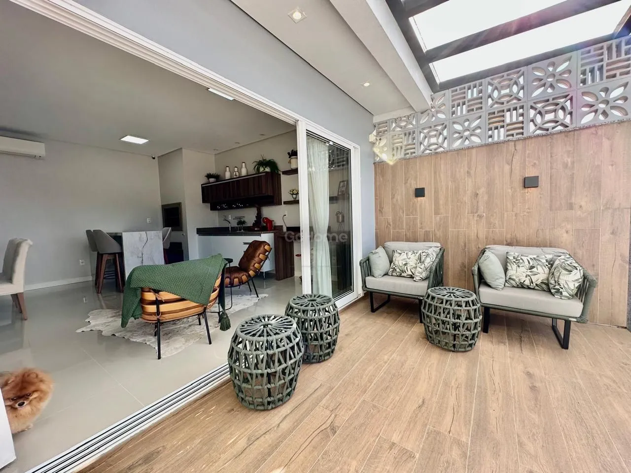 Casa com 3 Suítes à Venda
