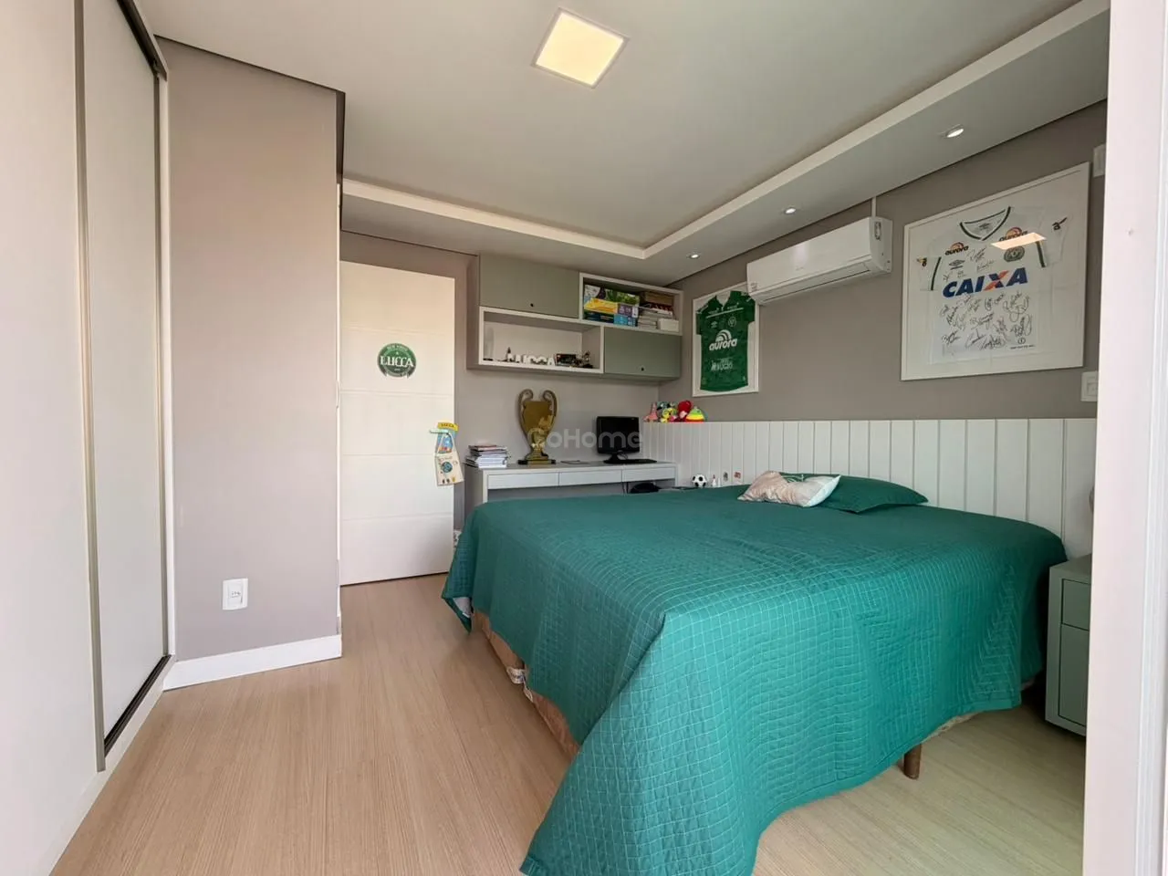 Casa com 3 pavimentos semimobiliada