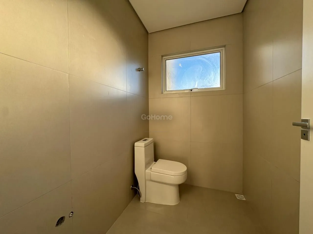 Casa Nova à Venda em Condomínio Fechado