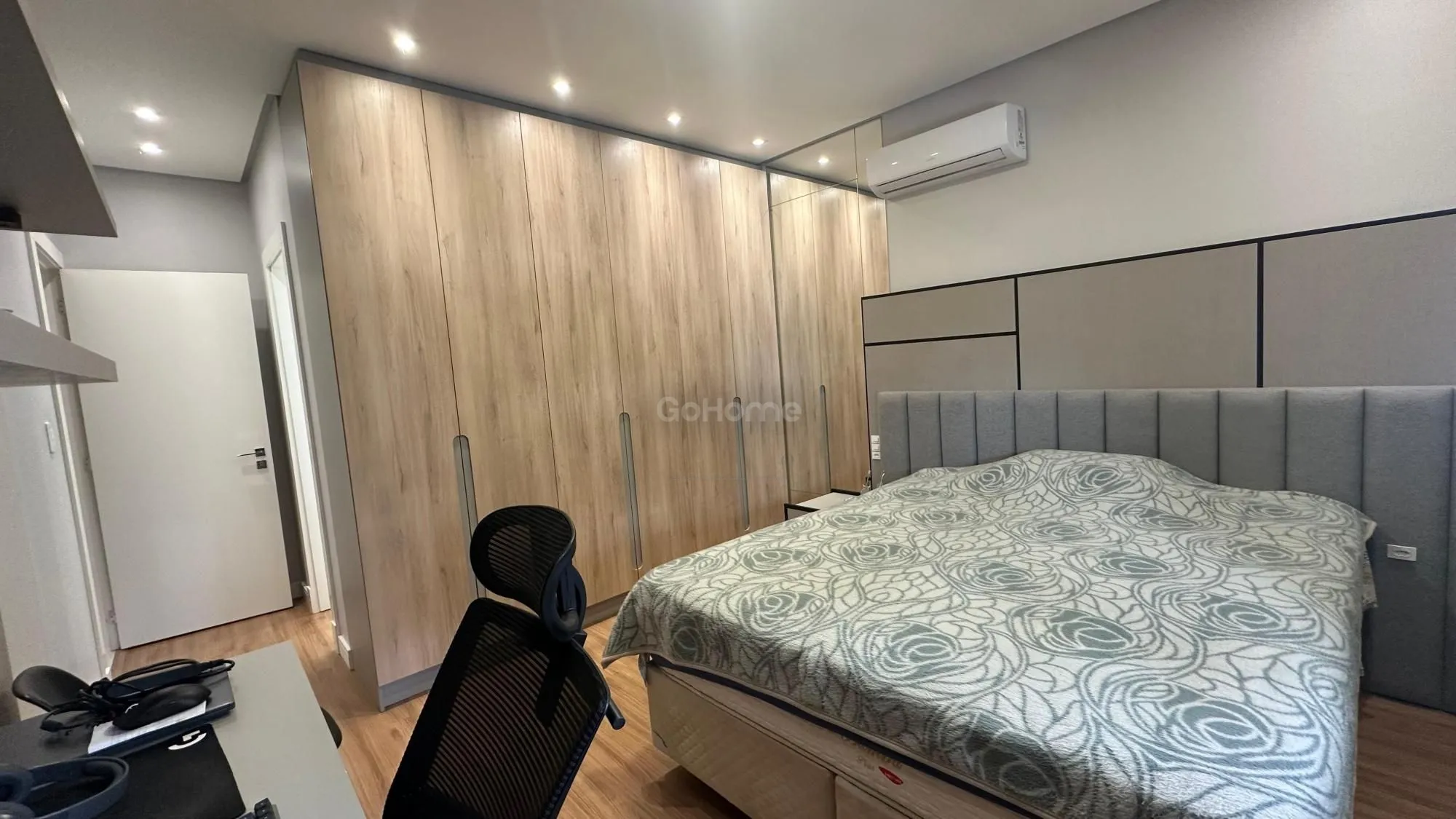 Apartamento Semimobiliado no Centro