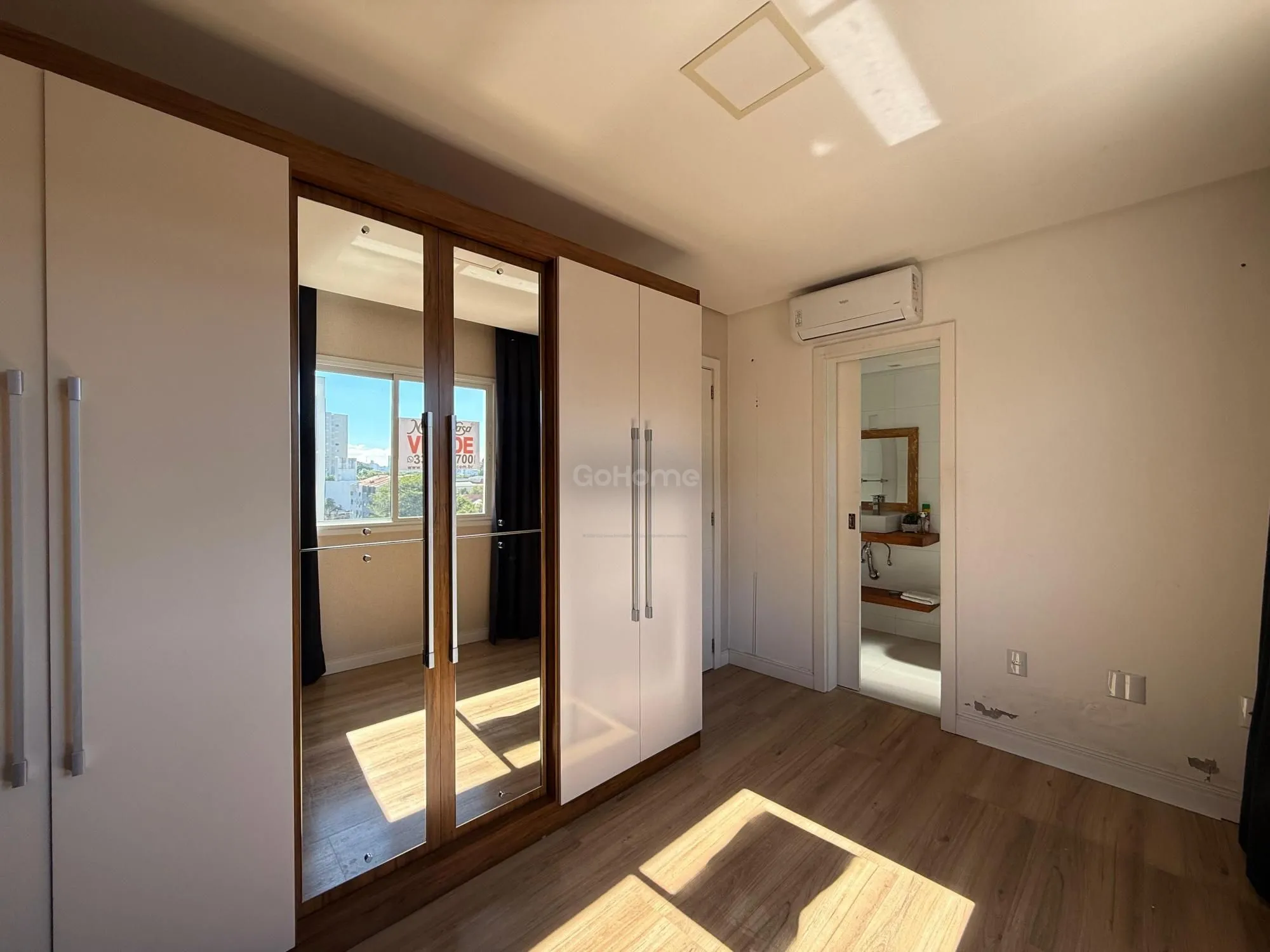 Apartamento mobiliado com 3 suítes no Centro