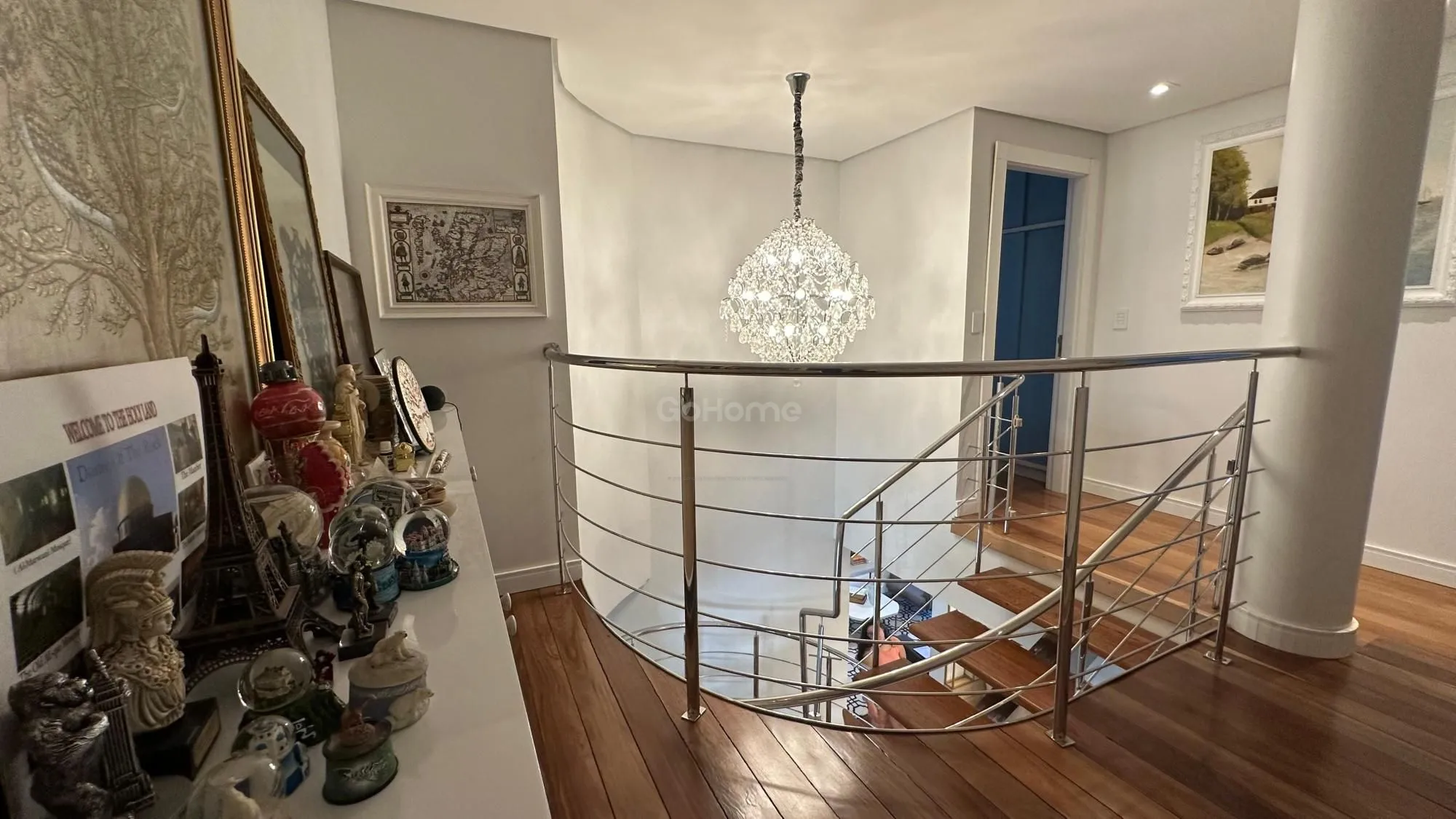 Casa de Alto Padrão Semimobiliada