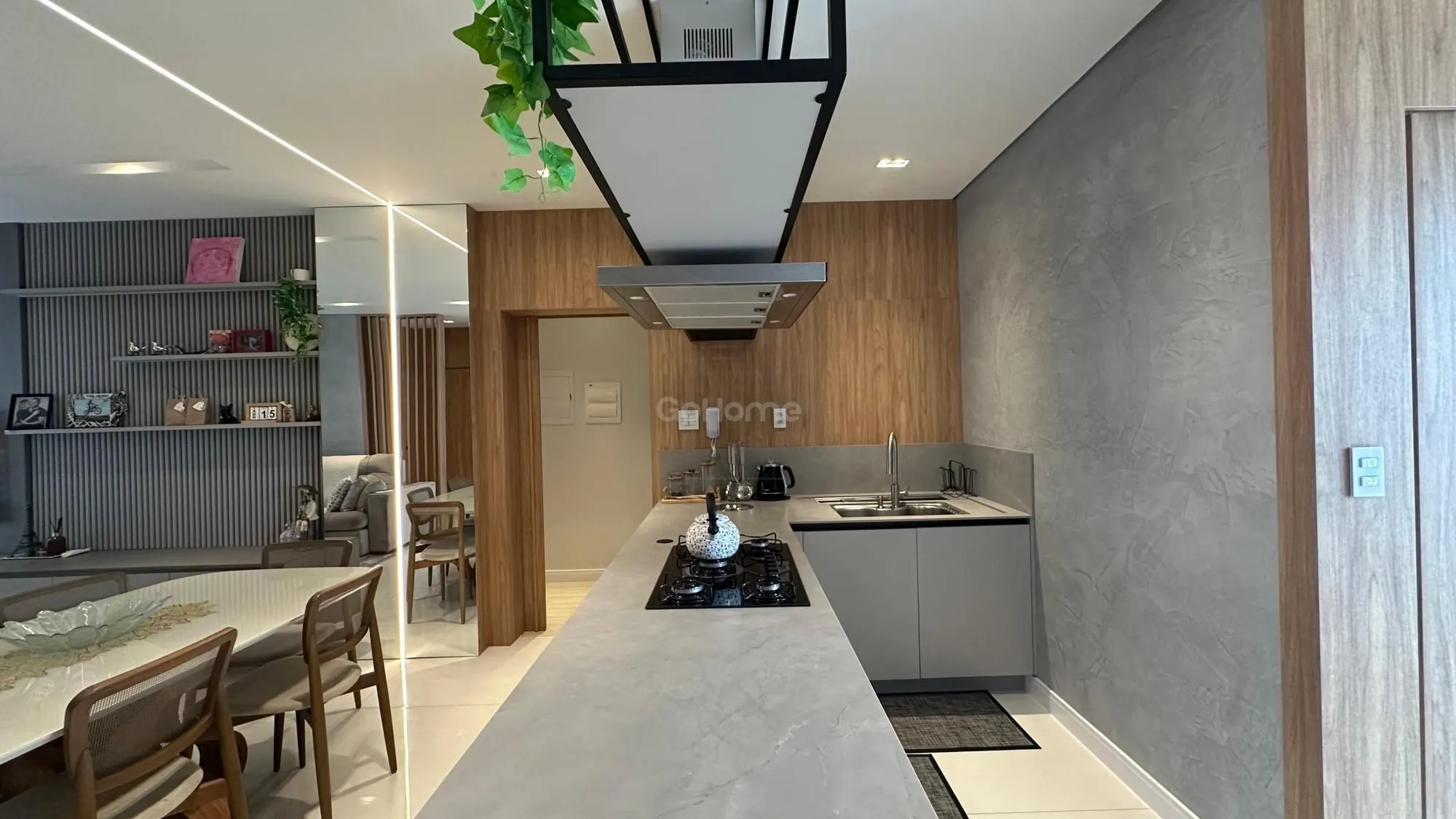 Apartamento Semimobiliado em ótima localização