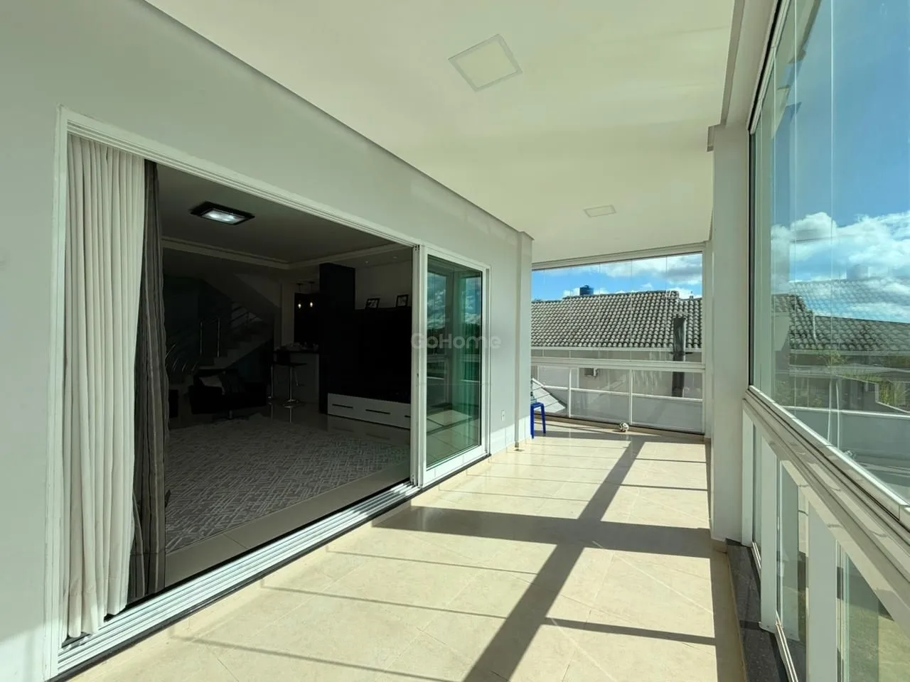 Casa com 3 pavimentos semimobiliada