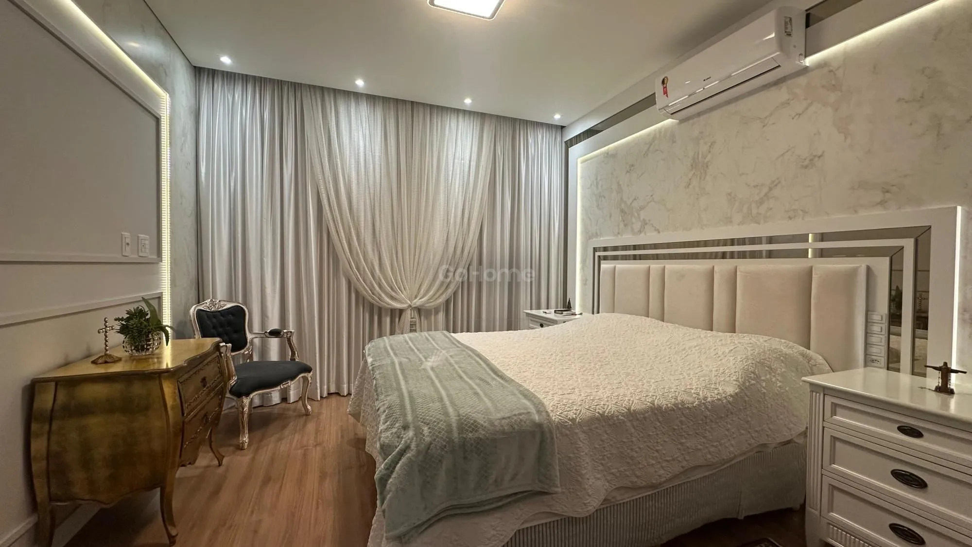 Apartamento Semimobiliado no Centro
