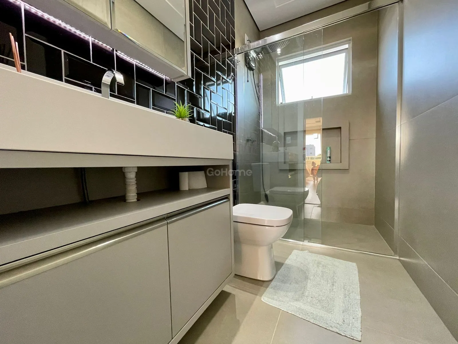 3358 – Casa Mobiliada no SAIC: Conforto e Estilo em Cada Detalhe