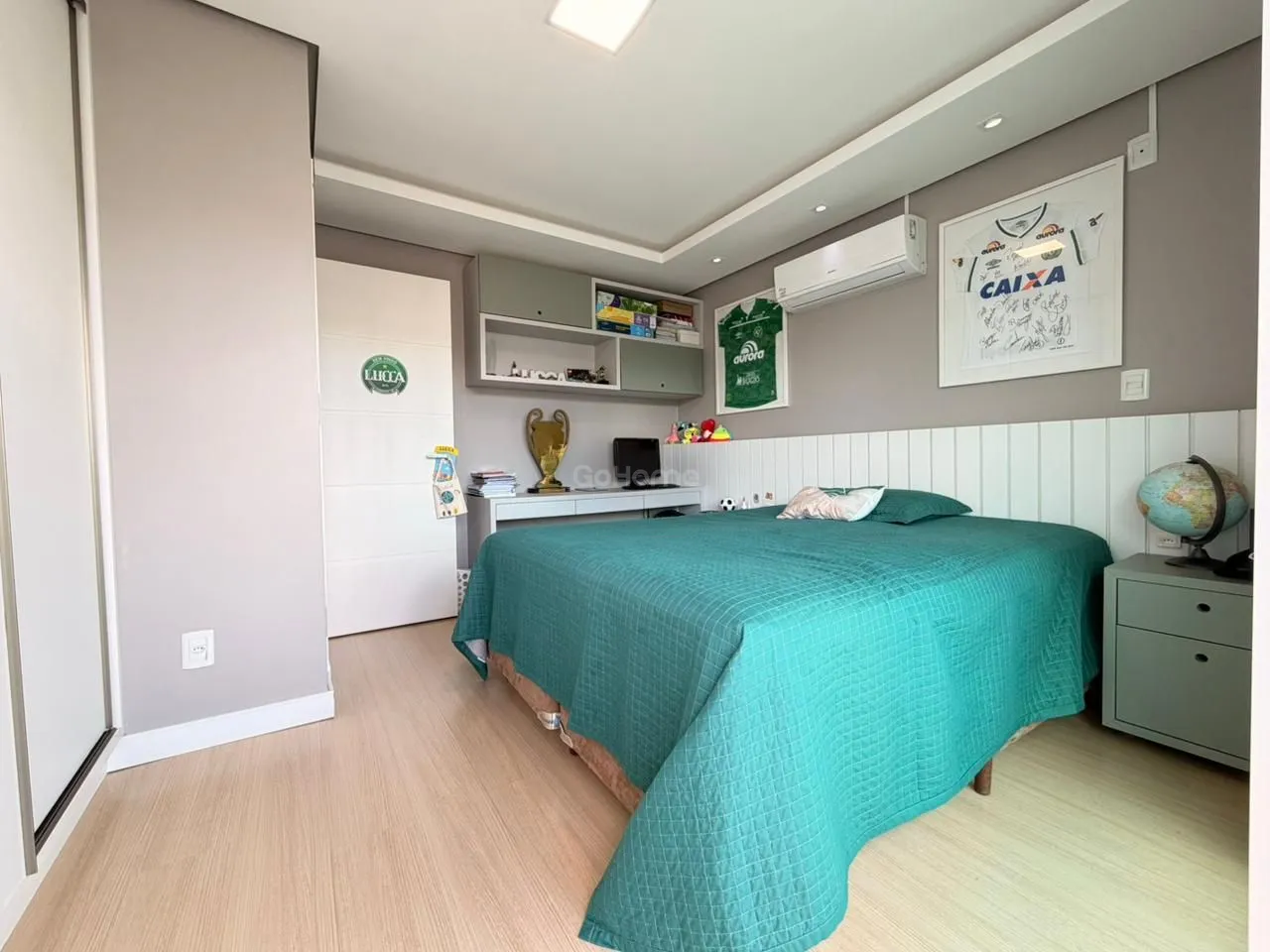 Casa com 3 pavimentos semimobiliada