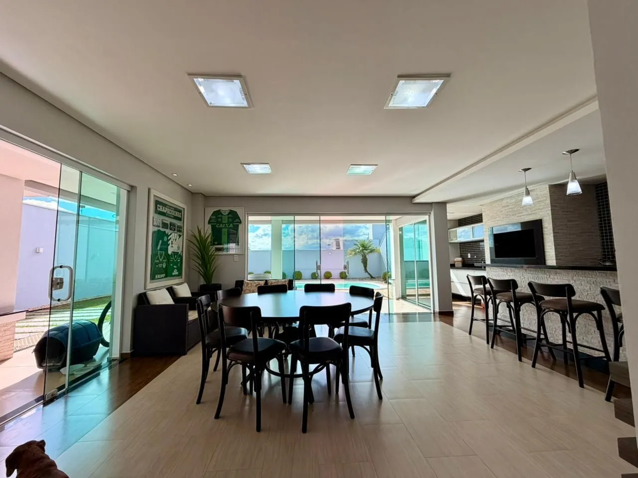 Casa com 3 pavimentos semimobiliada
