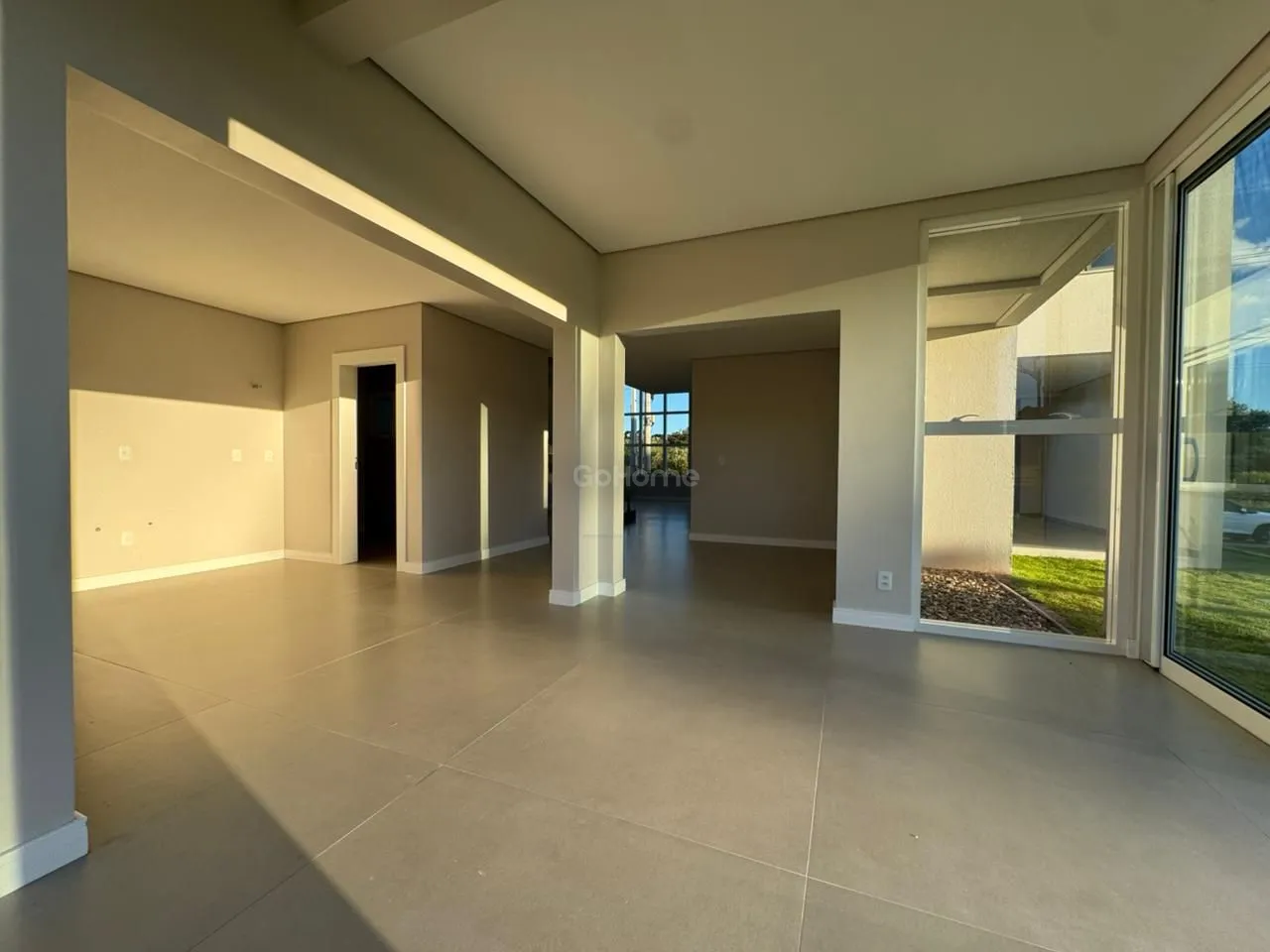 Casa Nova à Venda em Condomínio Fechado