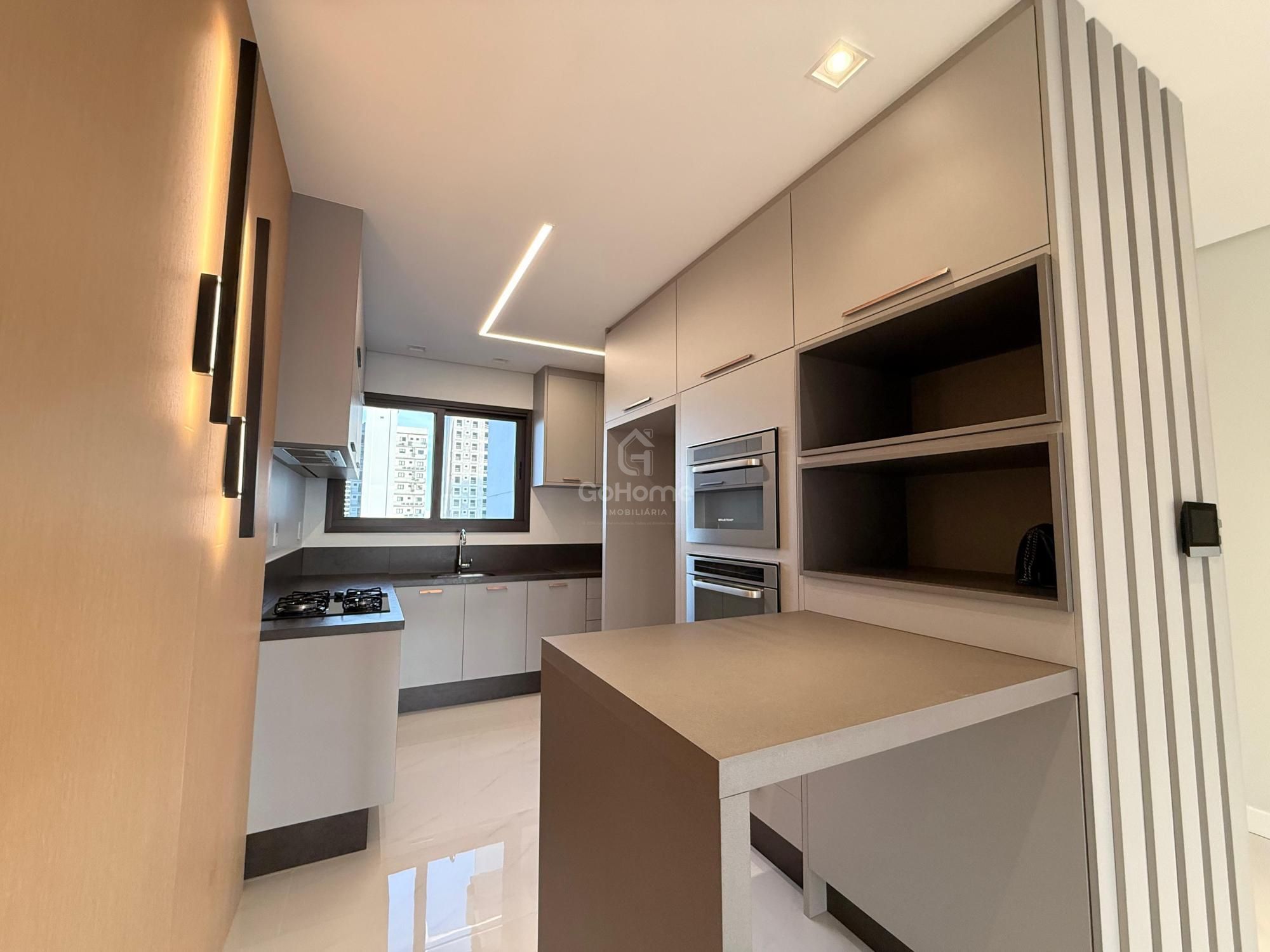 Apartamento Semimobiliado à Venda