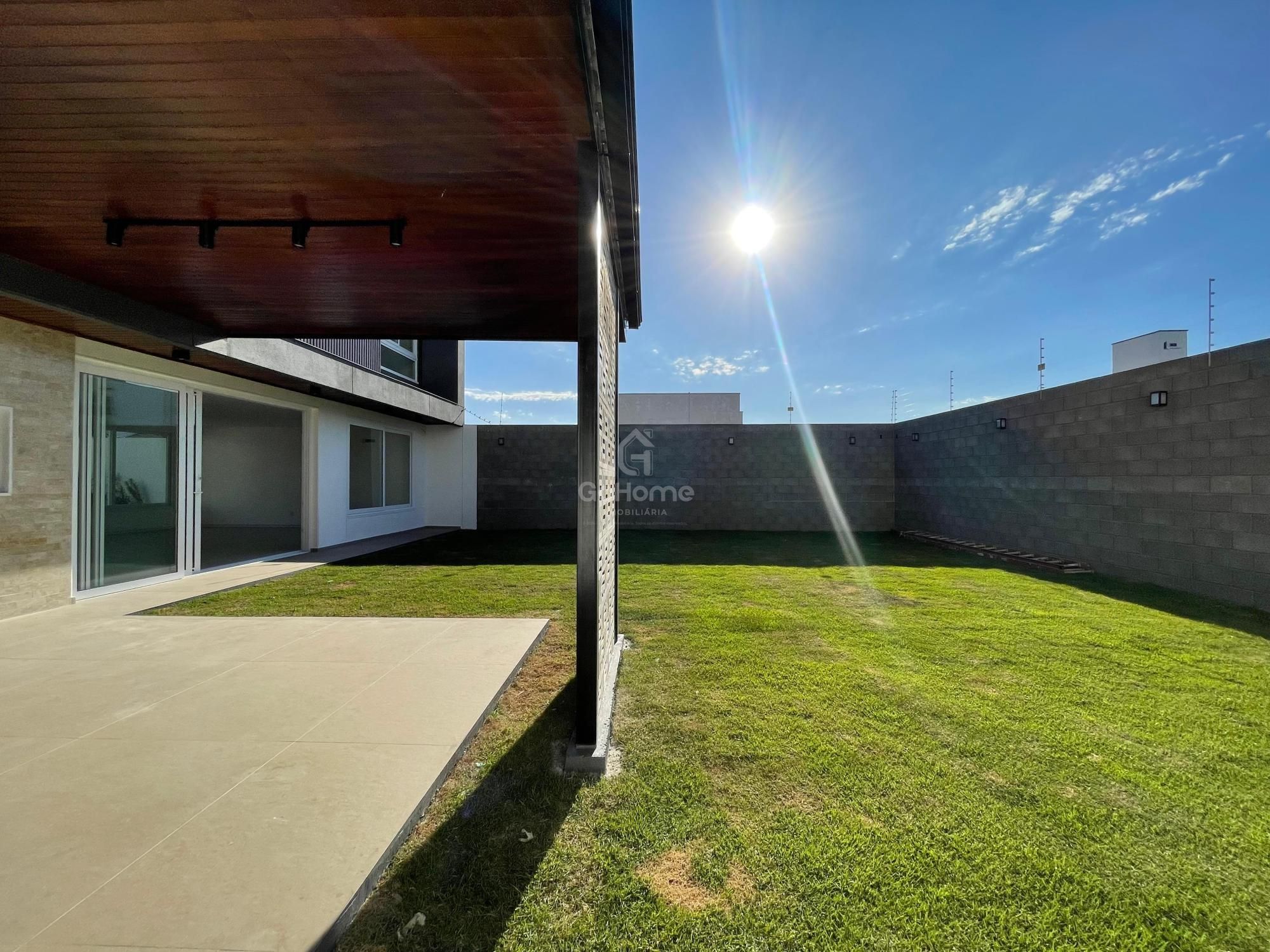 4093 – Casa Nova no Bairro Paraíso em Chapecó – 3 Suítes, Quintal e Financiável