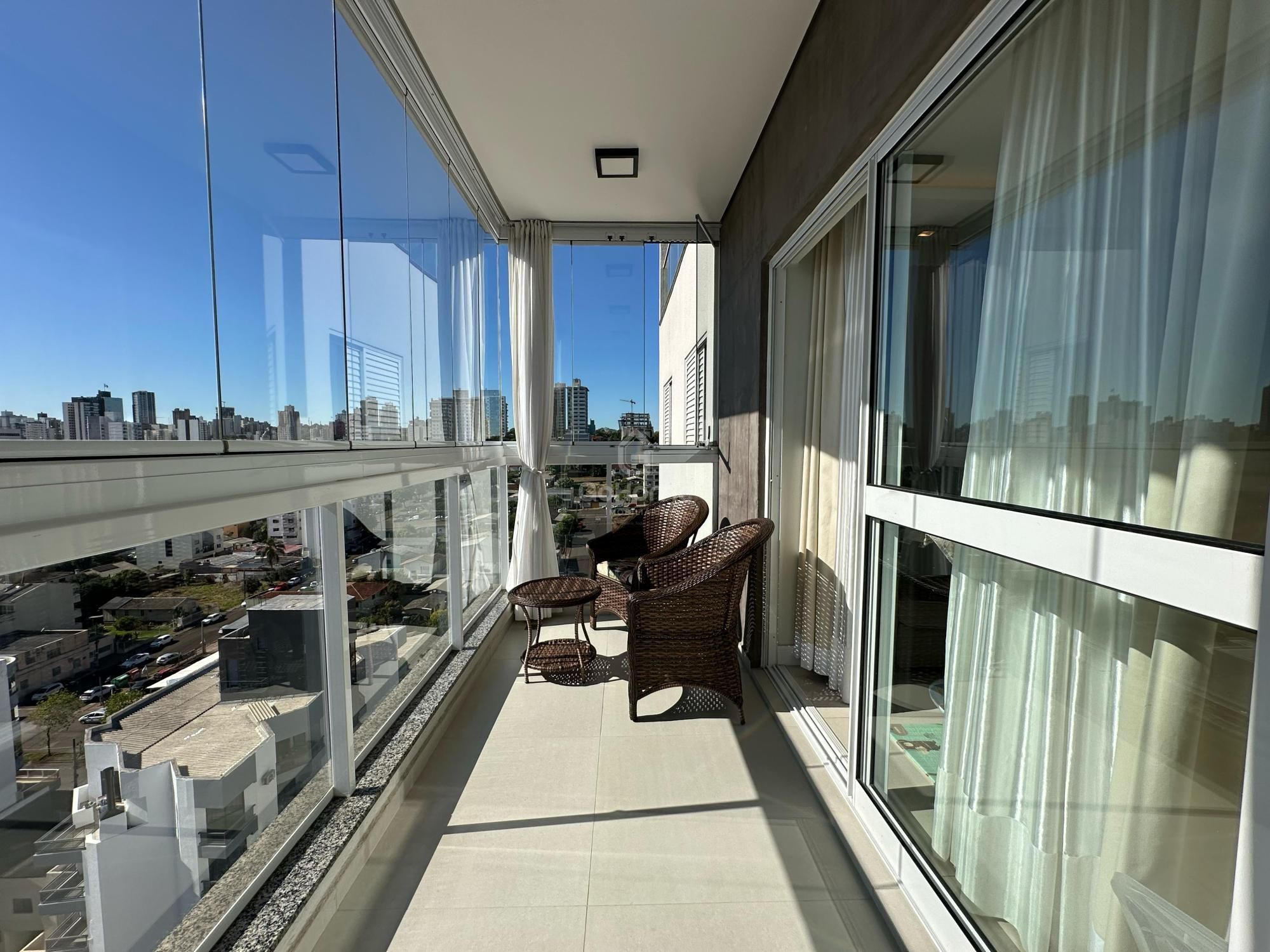 Apartamento Semimobiliado à Venda