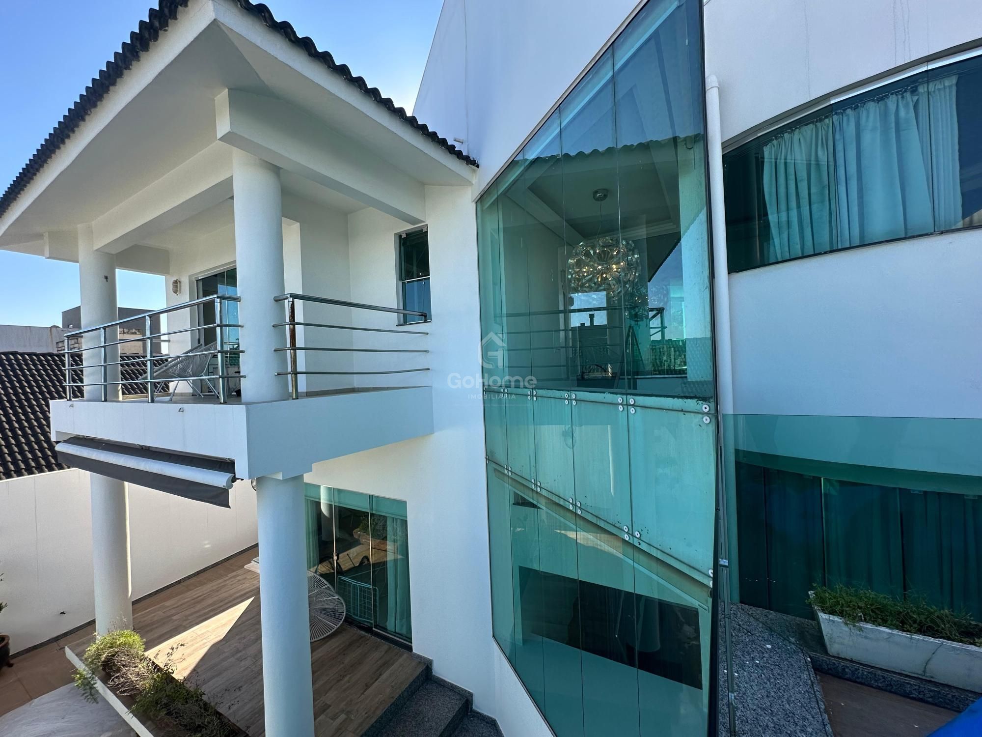 Casa com Piscina e 4 Quartos em Chapecó