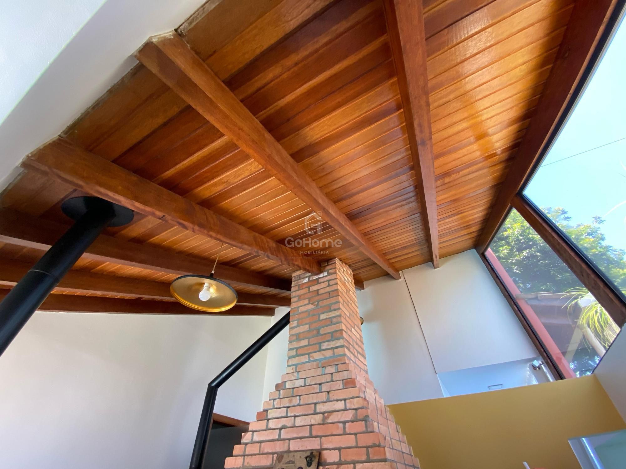 Casa Semimobiliada com Piscina