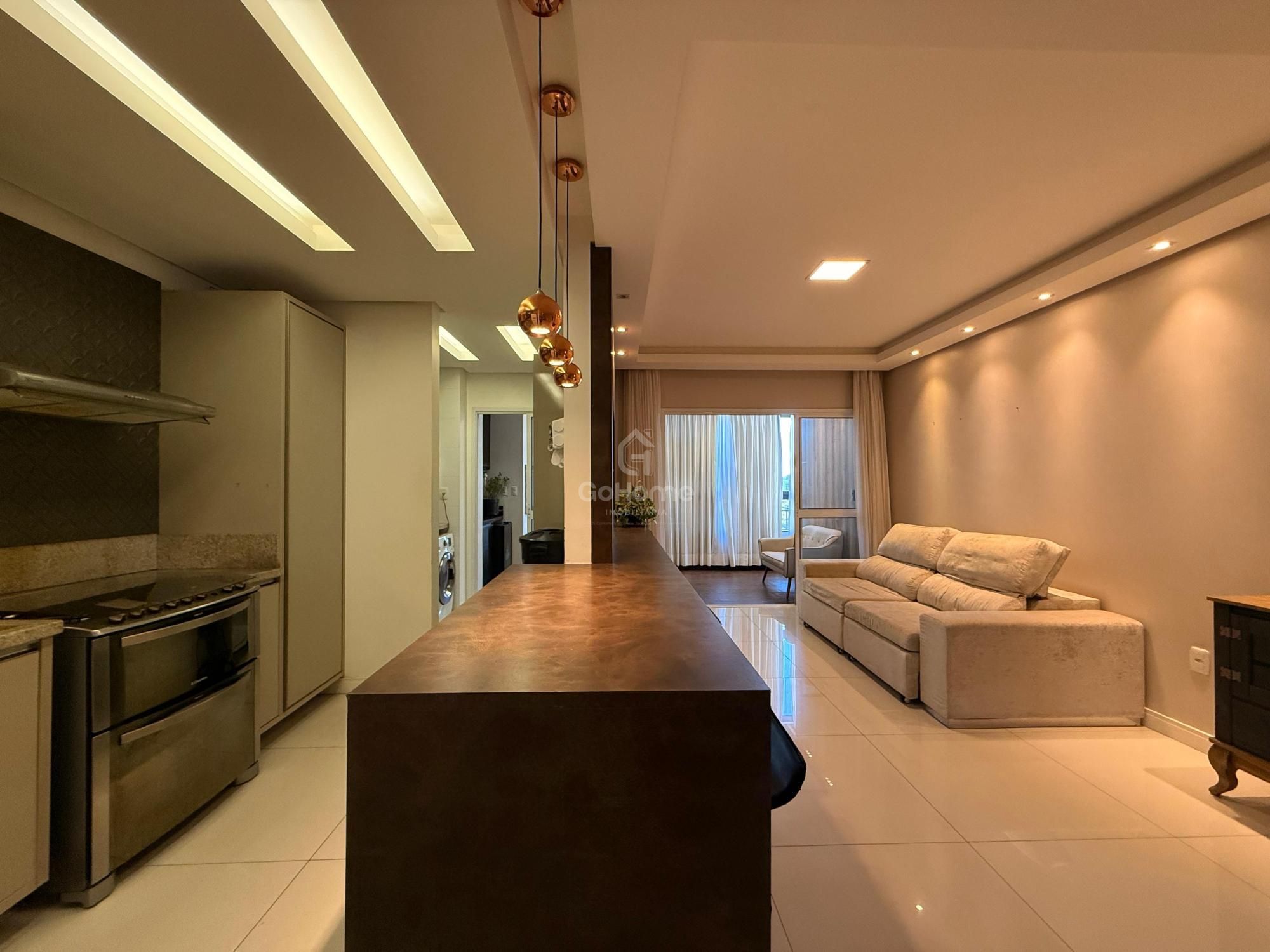 Apartamento mobiliado com 3 suítes no Centro