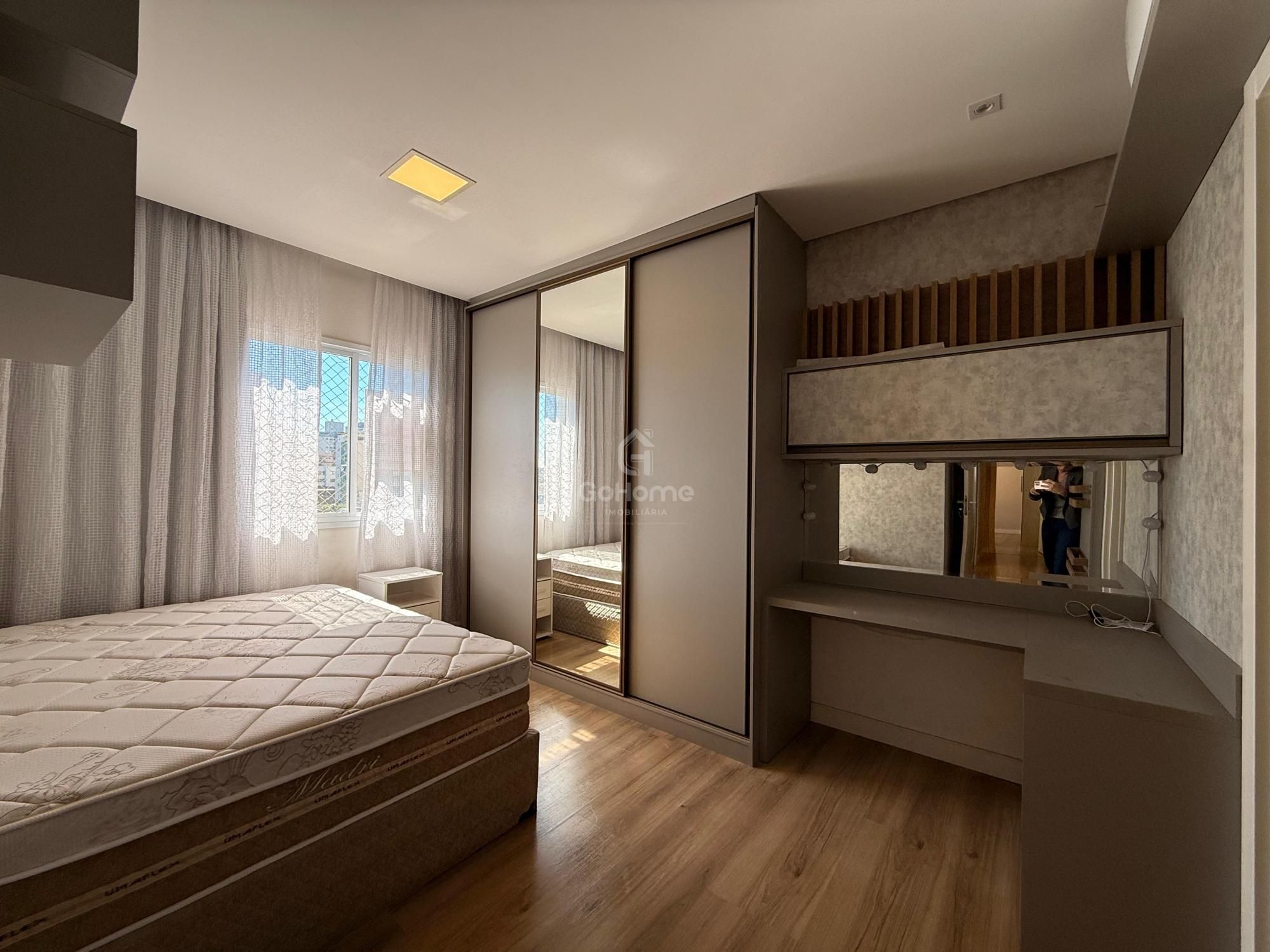 Apartamento mobiliado com 3 suítes no Centro