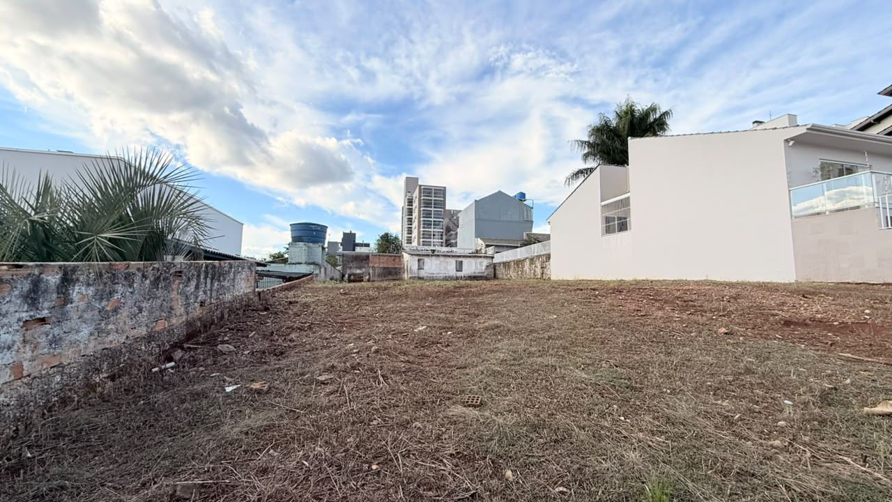 Terreno em bairro nobre com 600m²