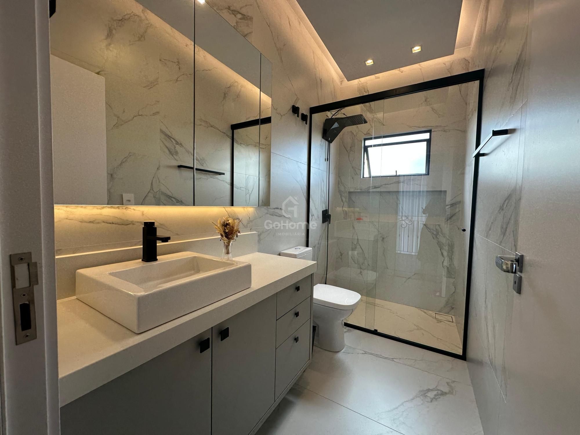 Casa Semimobiliada com Piscina