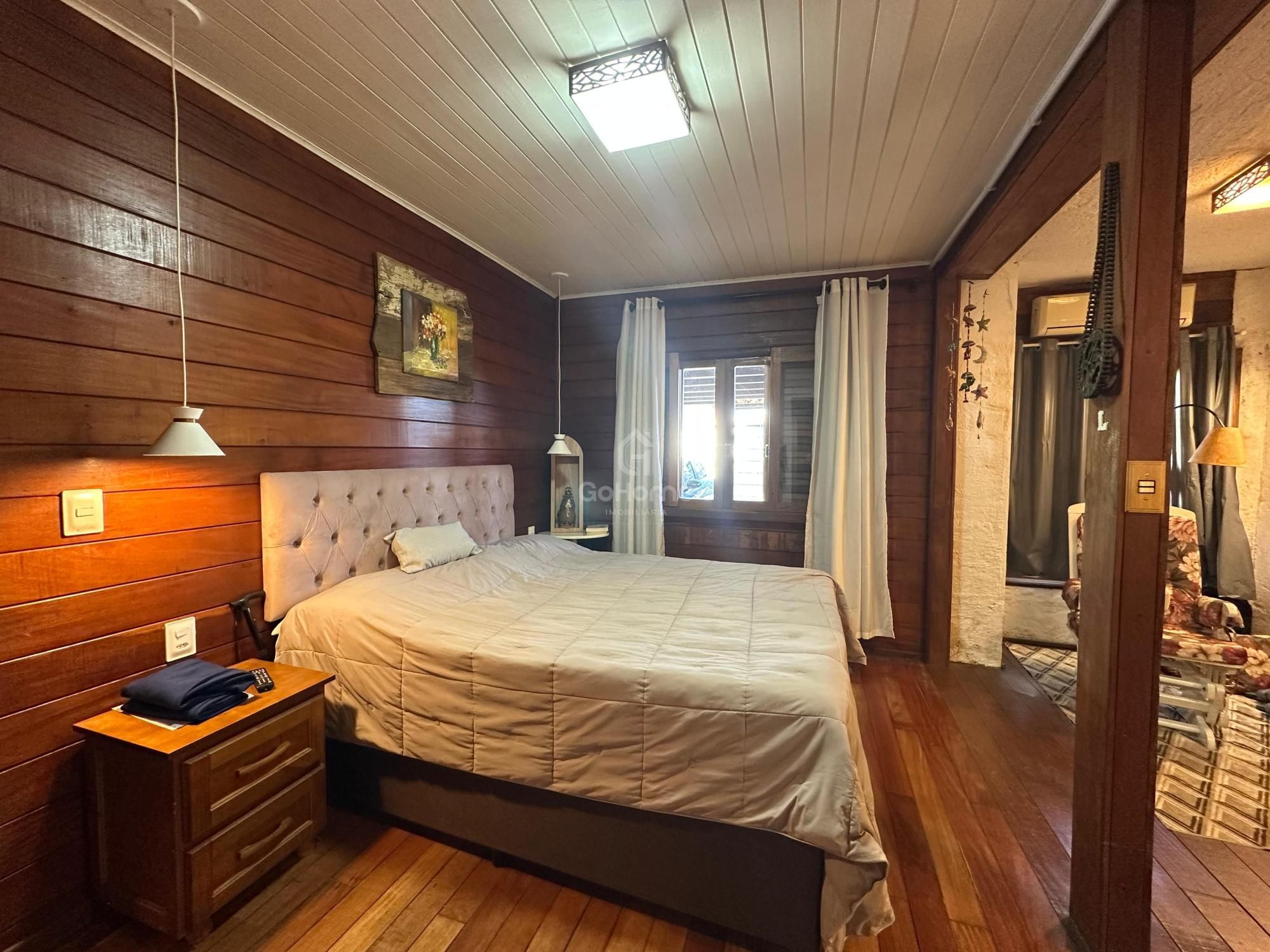 Casa Semimobiliada à Venda