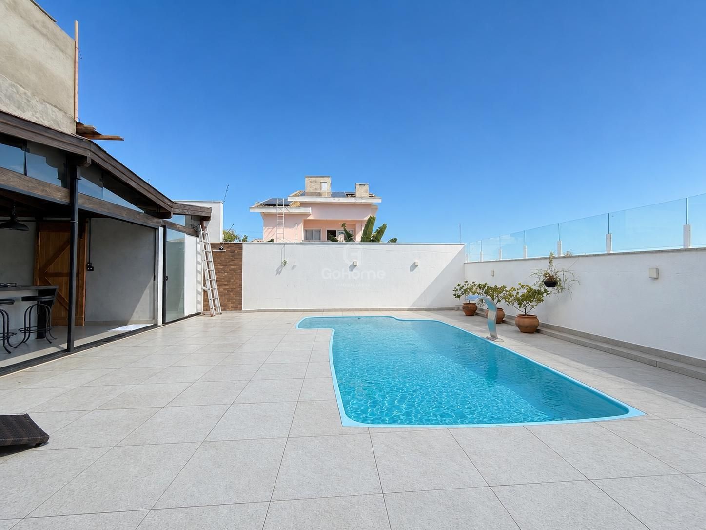 Casa Mobiliada com Piscina