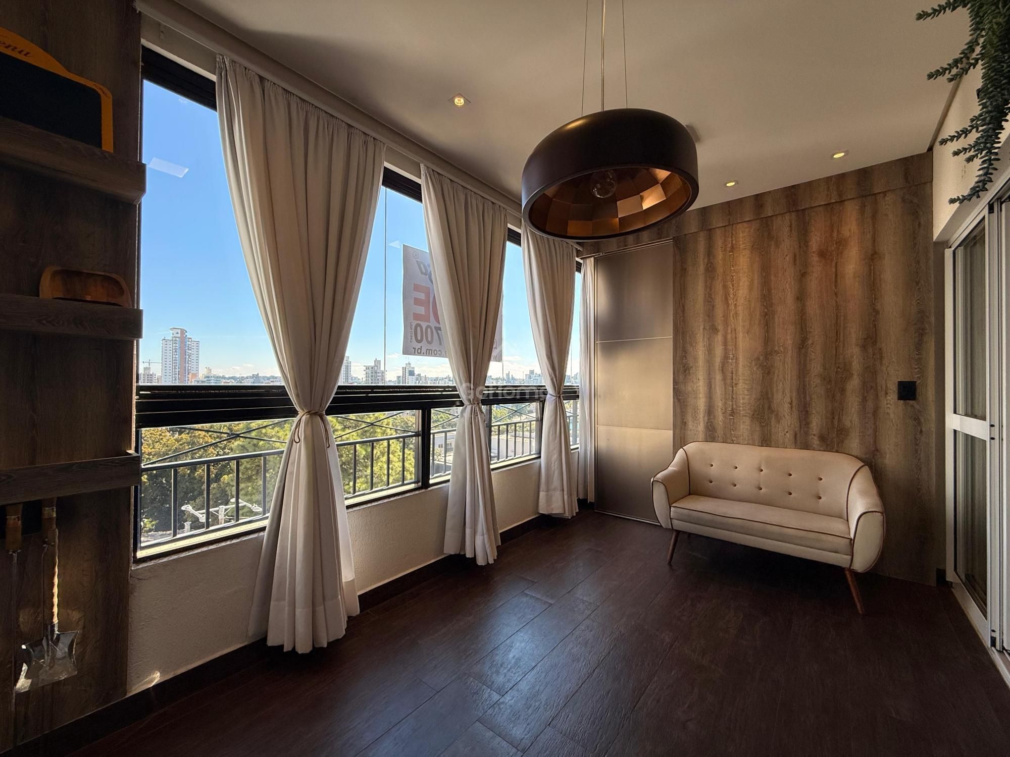 Apartamento mobiliado com 3 suítes no Centro
