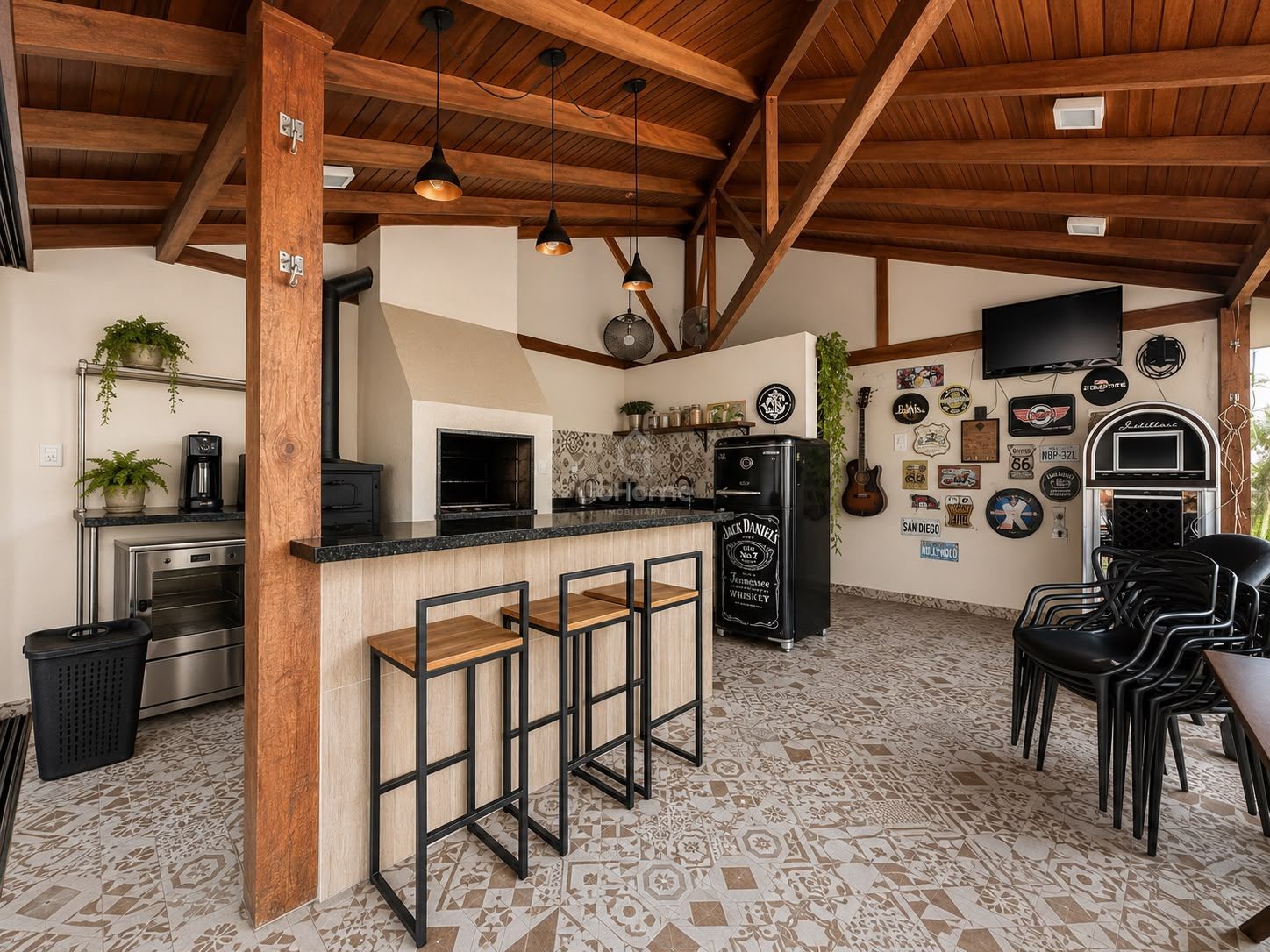 Casa Semimobiliada à Venda