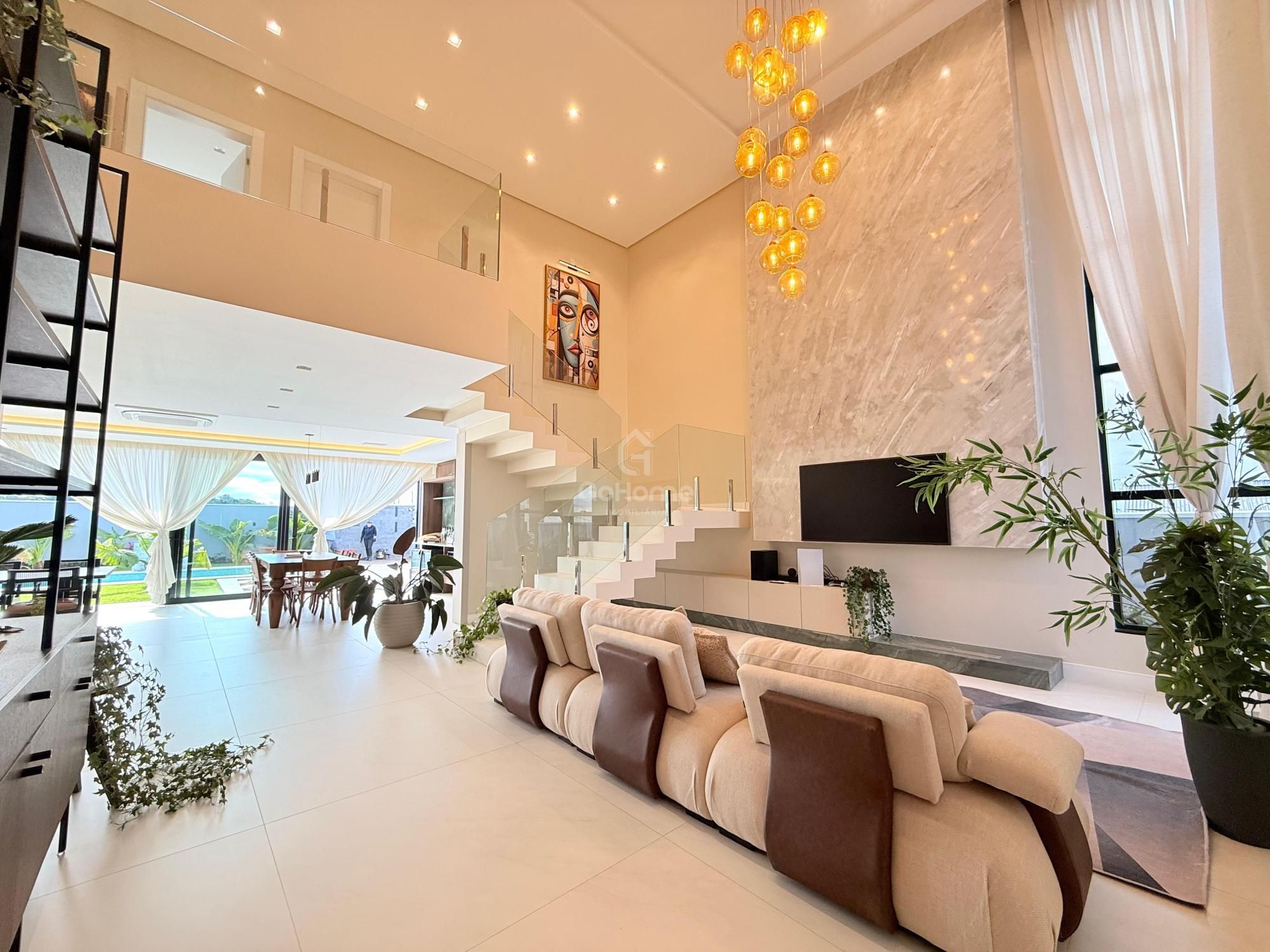 Casa com Quatro Suítes