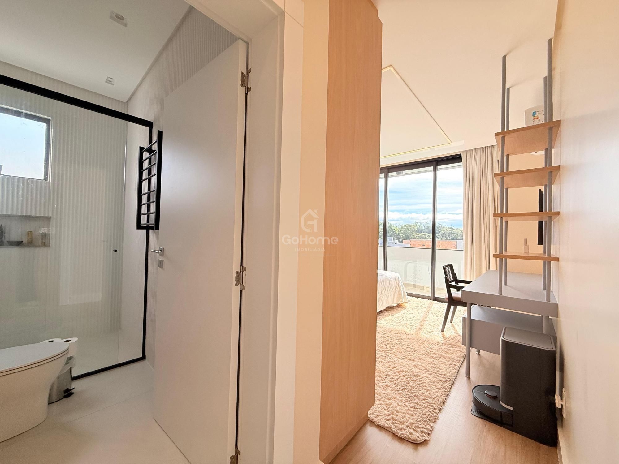 Casa com Quatro Suítes