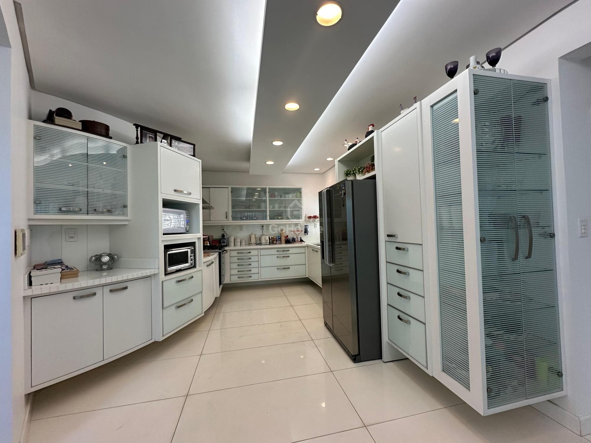 Casa com Piscina e 4 Quartos em Chapecó