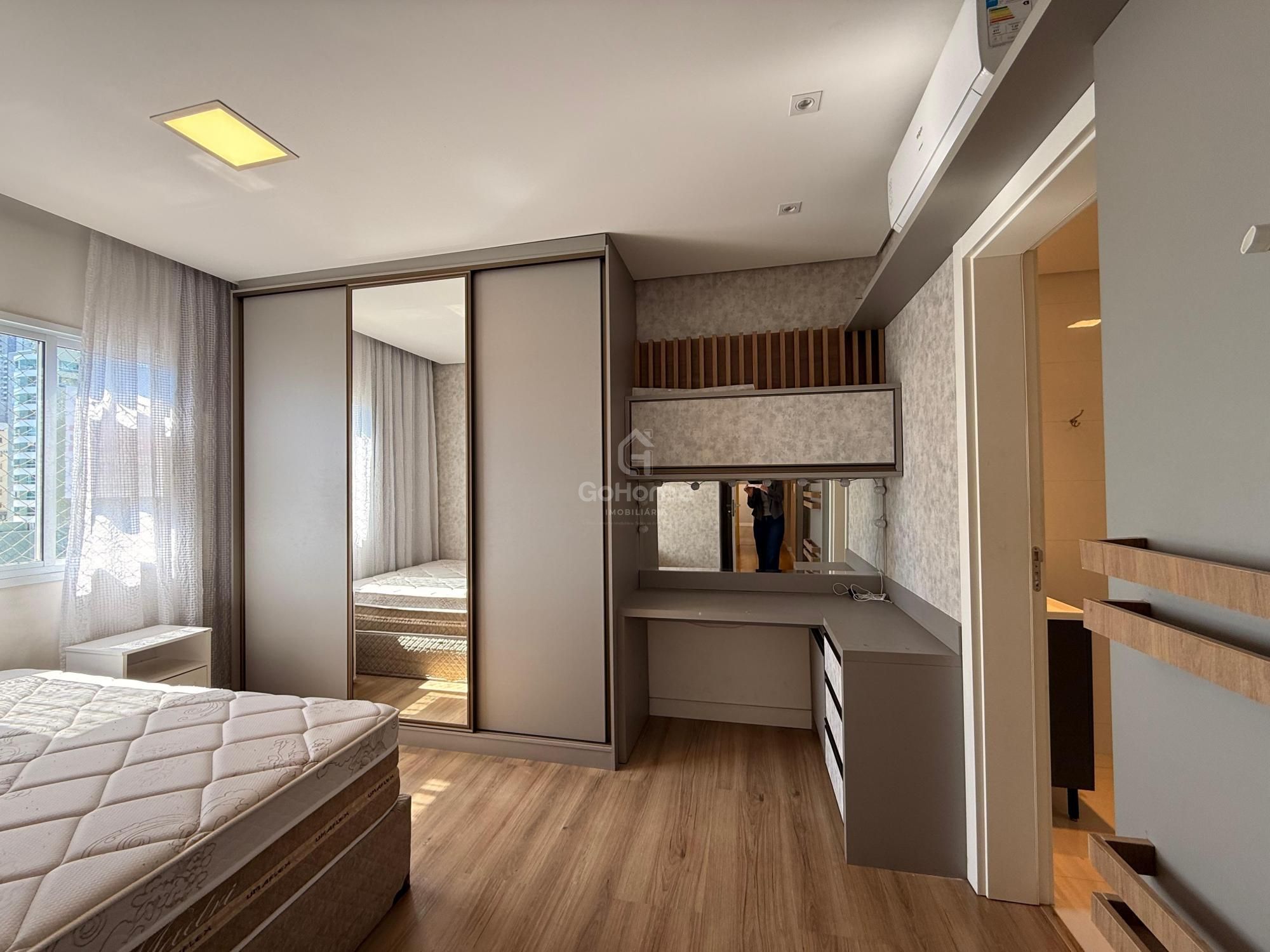 Apartamento mobiliado com 3 suítes no Centro