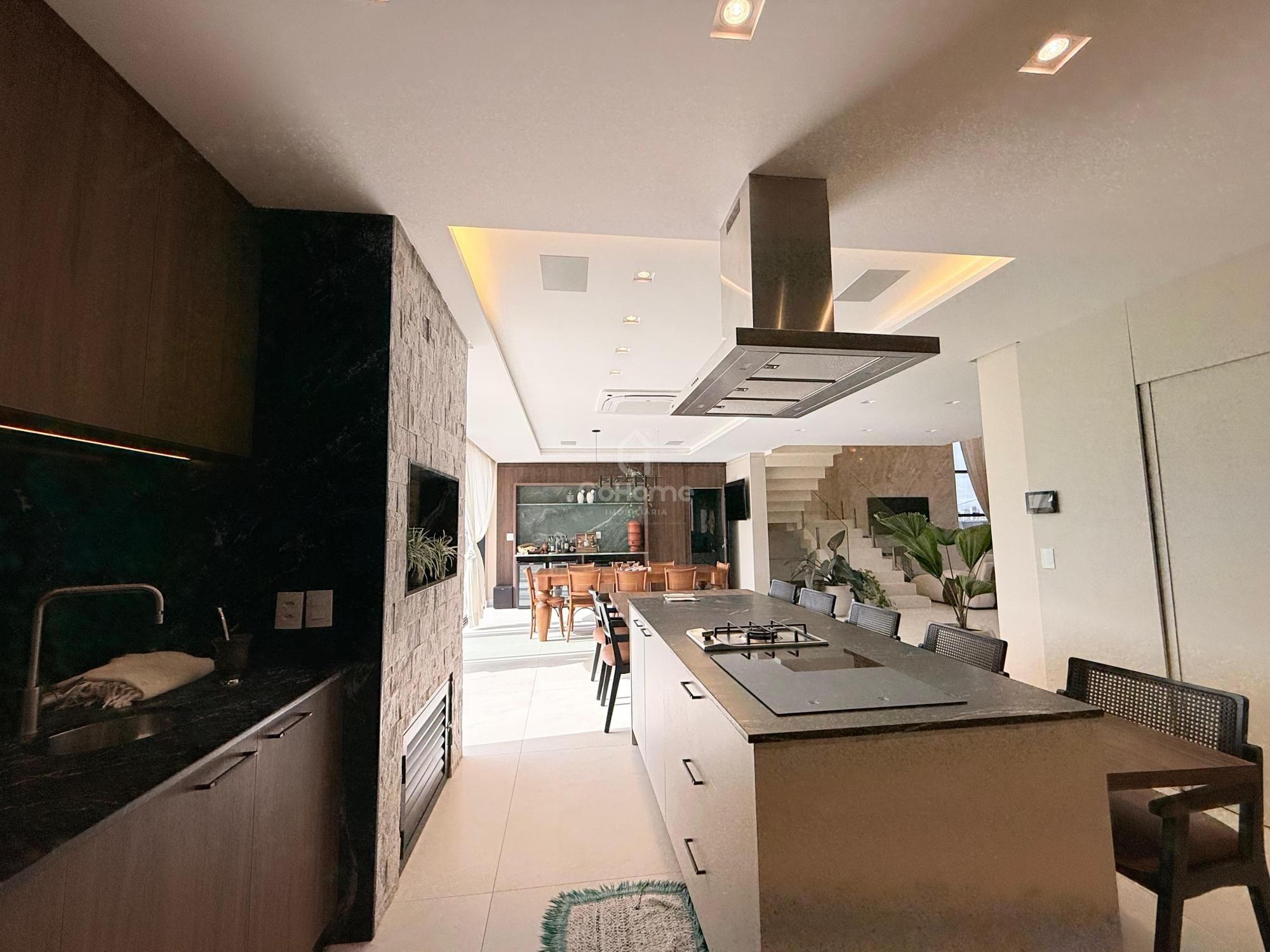 Casa com Quatro Suítes