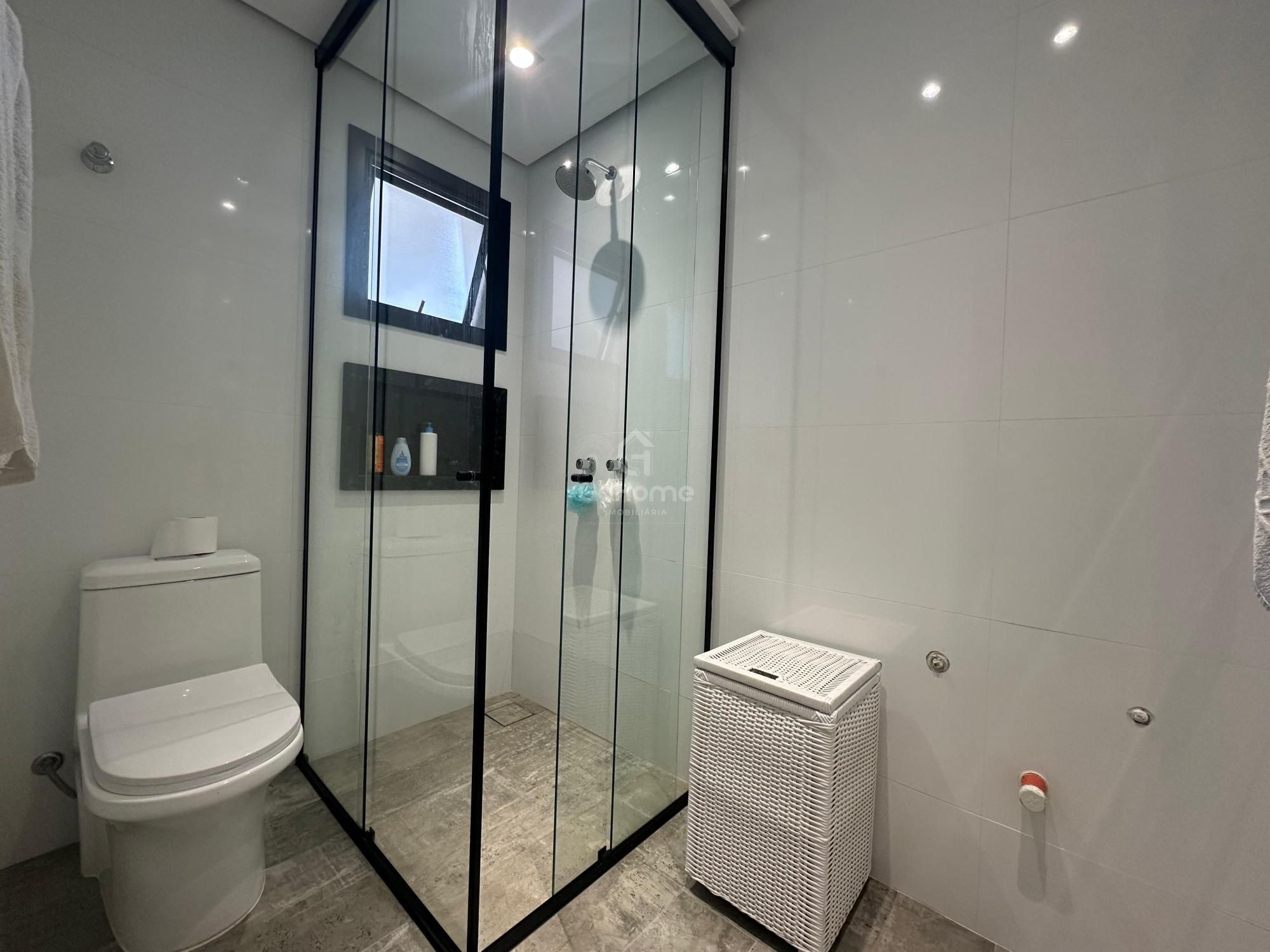 Apartamento com Duas suítes +1 Quarto