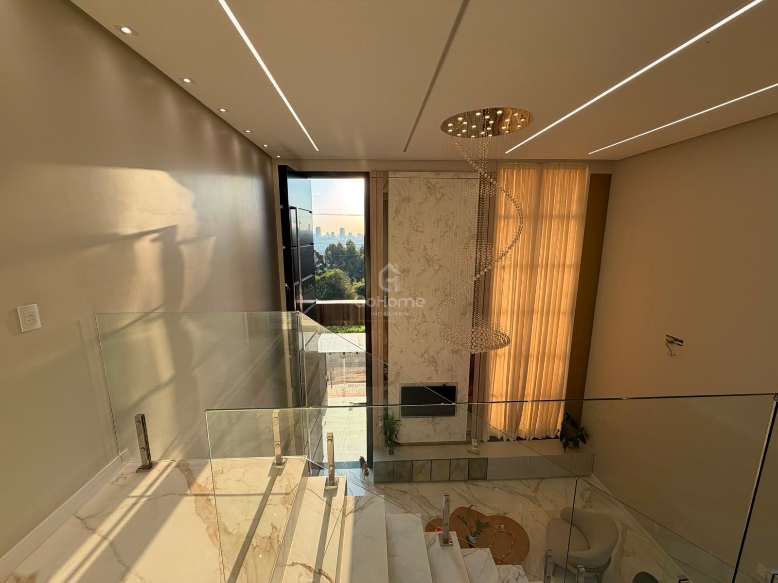 Casa com 3 suítes e piscina