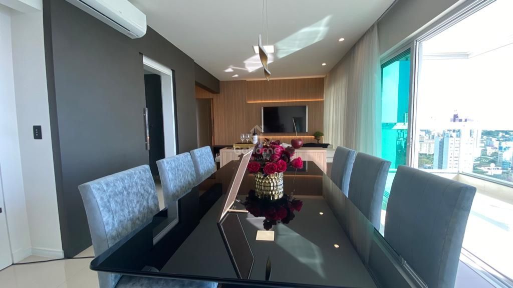 4734 – Apartamento mobiliado com 3 suítes e 3 vagas no Centro de Chapecó, SC