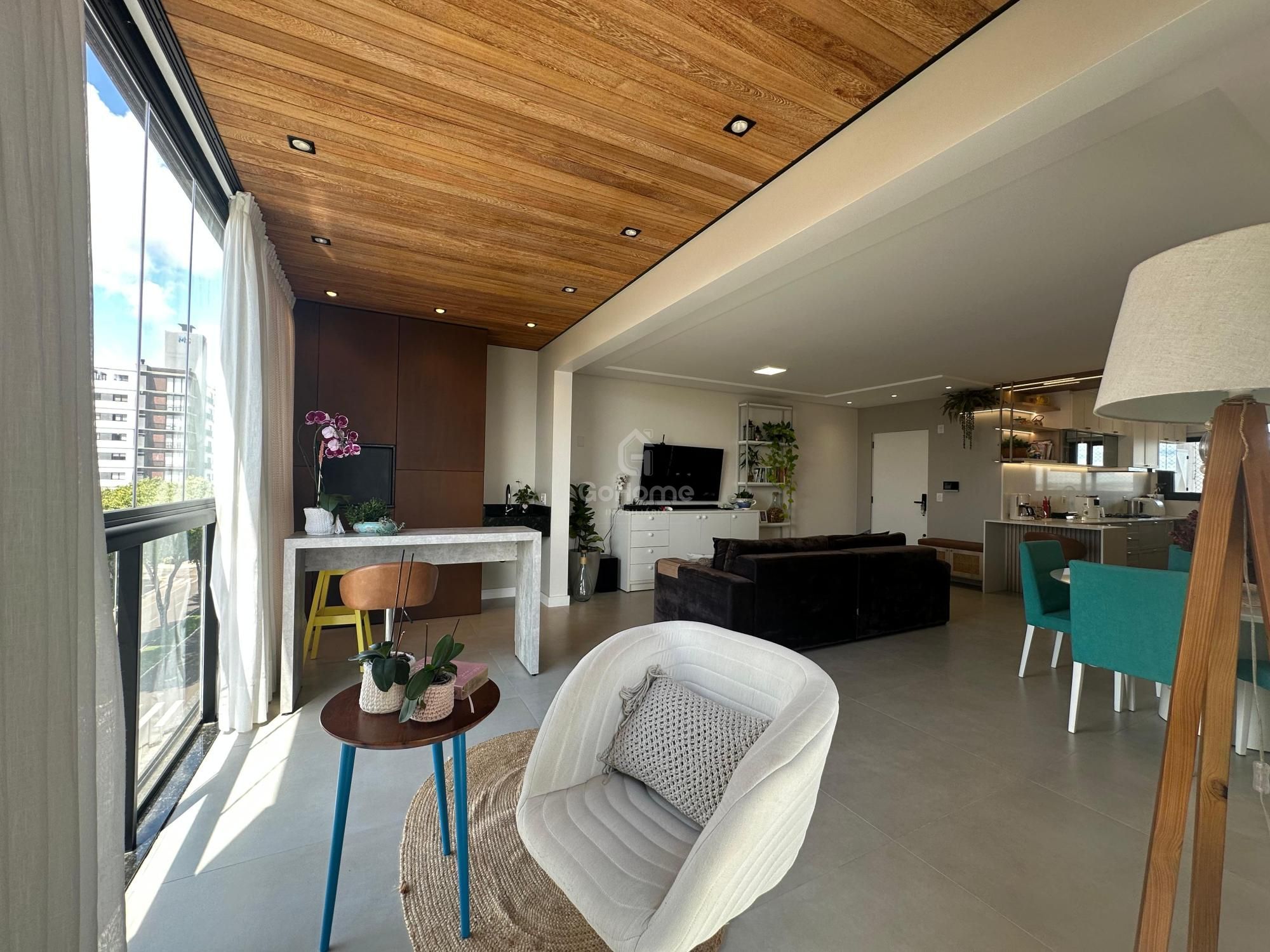 Apartamento com Duas suítes +1 Quarto