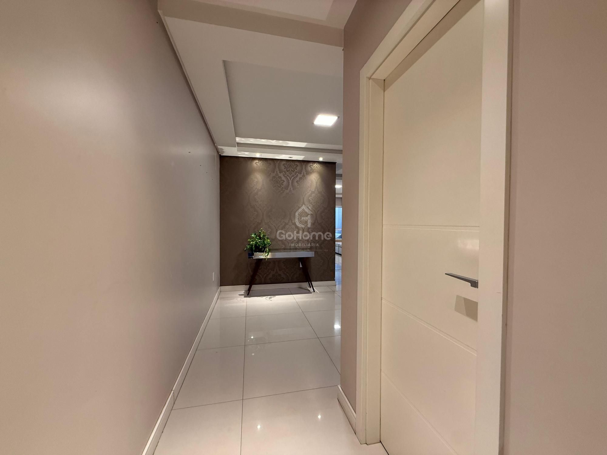 Apartamento mobiliado com 3 suítes no Centro