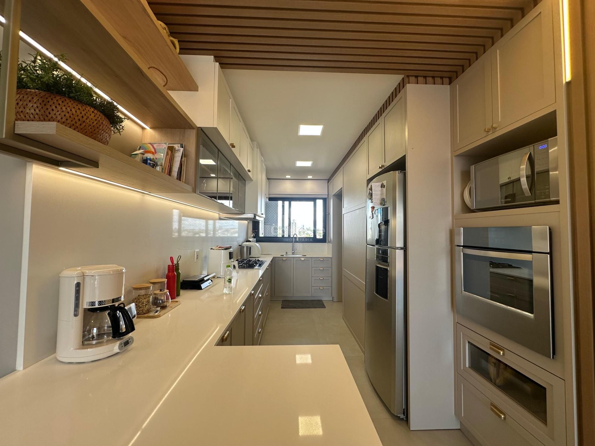 Apartamento com Duas suítes +1 Quarto