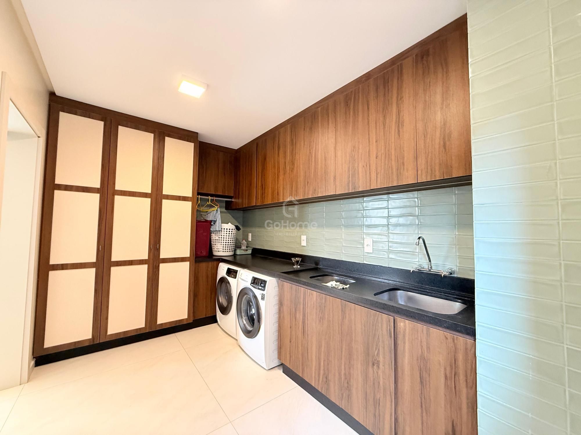 Casa com Quatro Suítes
