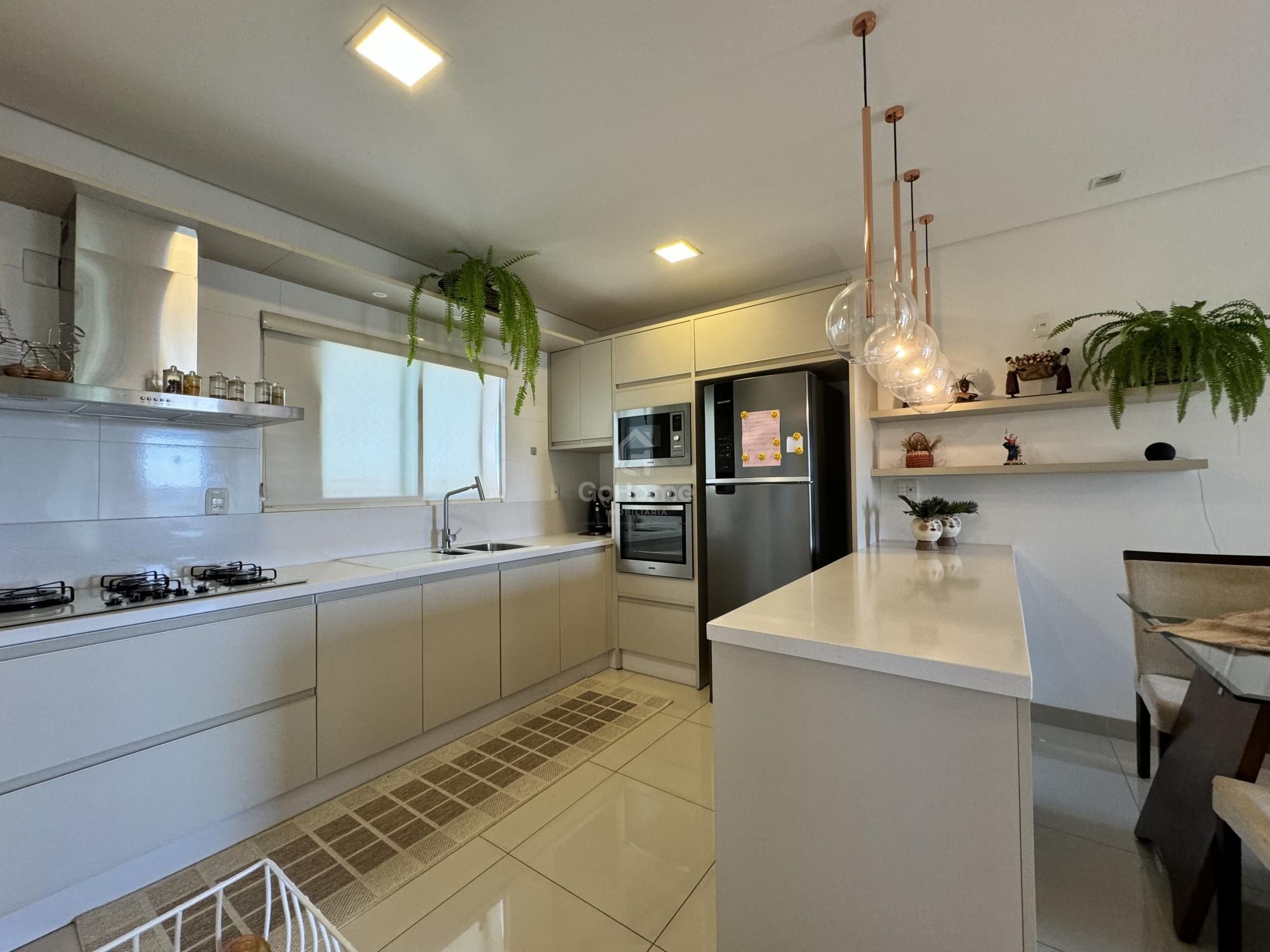 3768 – Apartamento com 3 suítes, próximo ao Marista e AABB