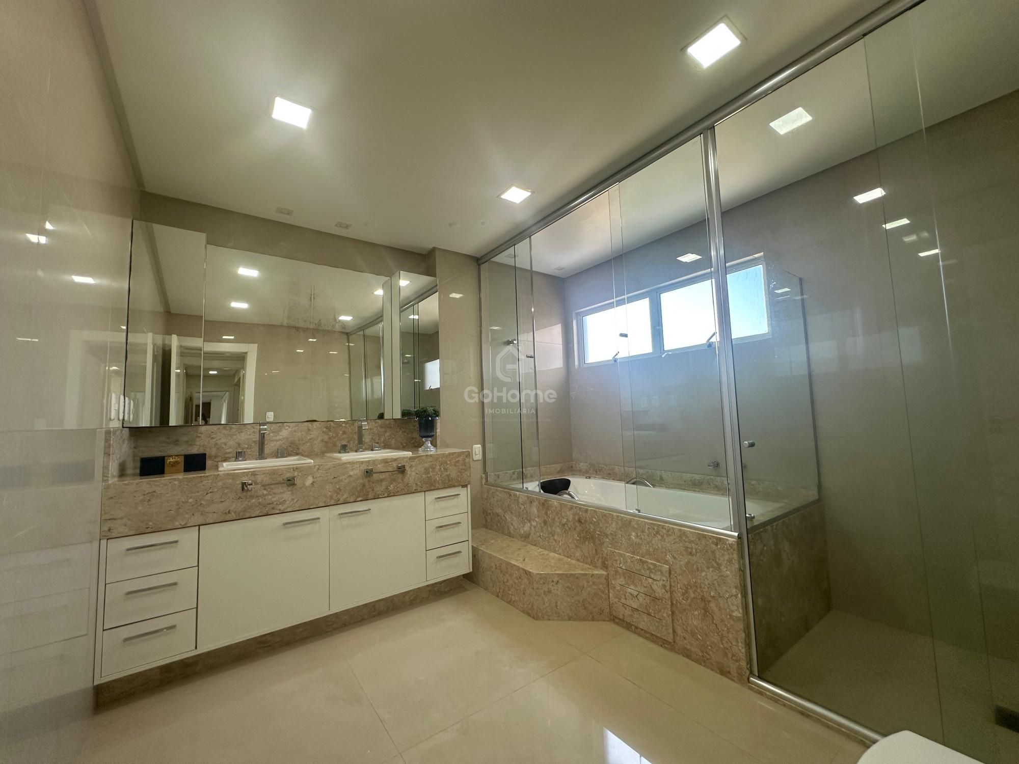 Apartamento de 3 Suítes, Centro