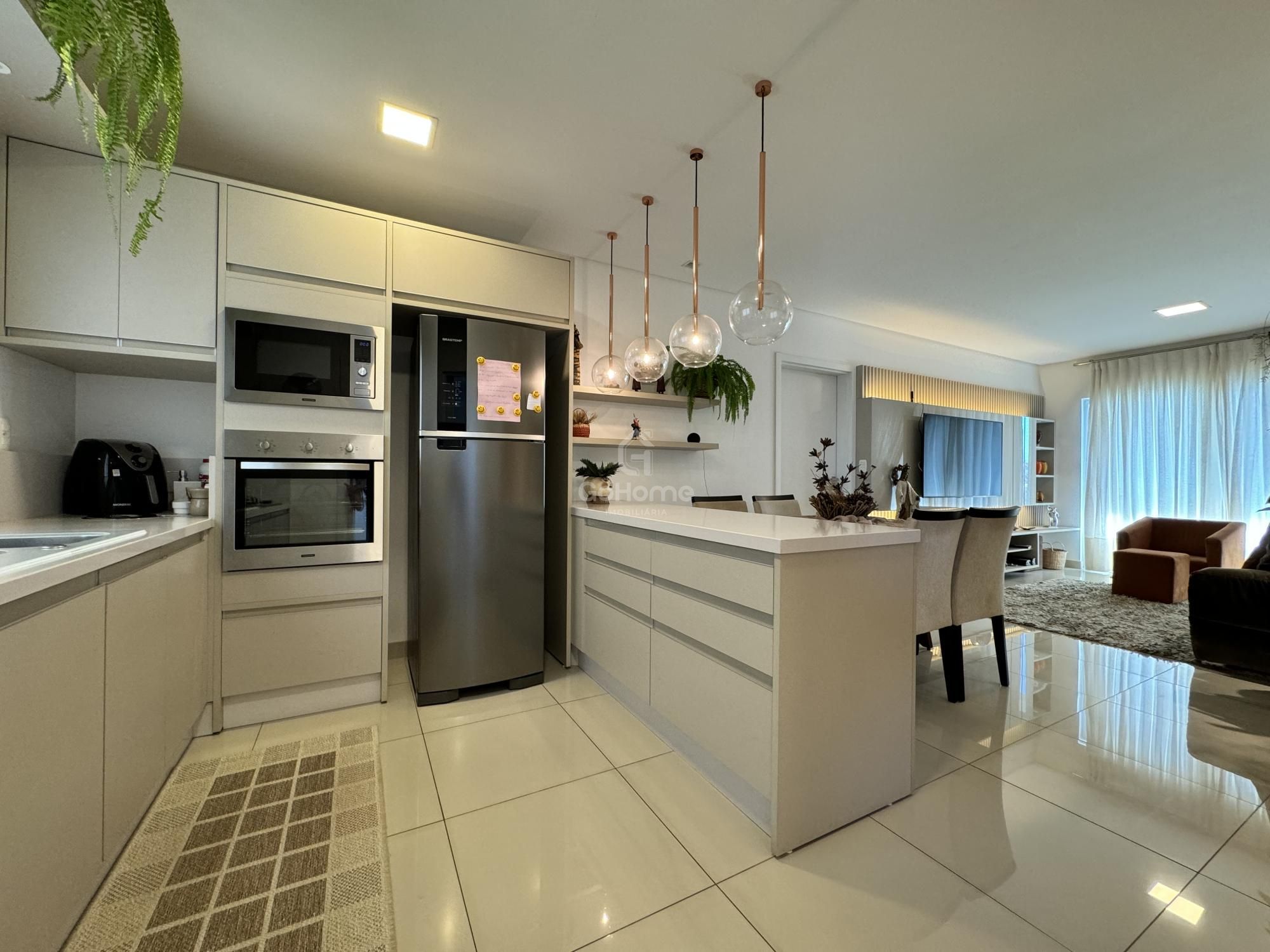 3768 – Apartamento com 3 suítes, próximo ao Marista e AABB