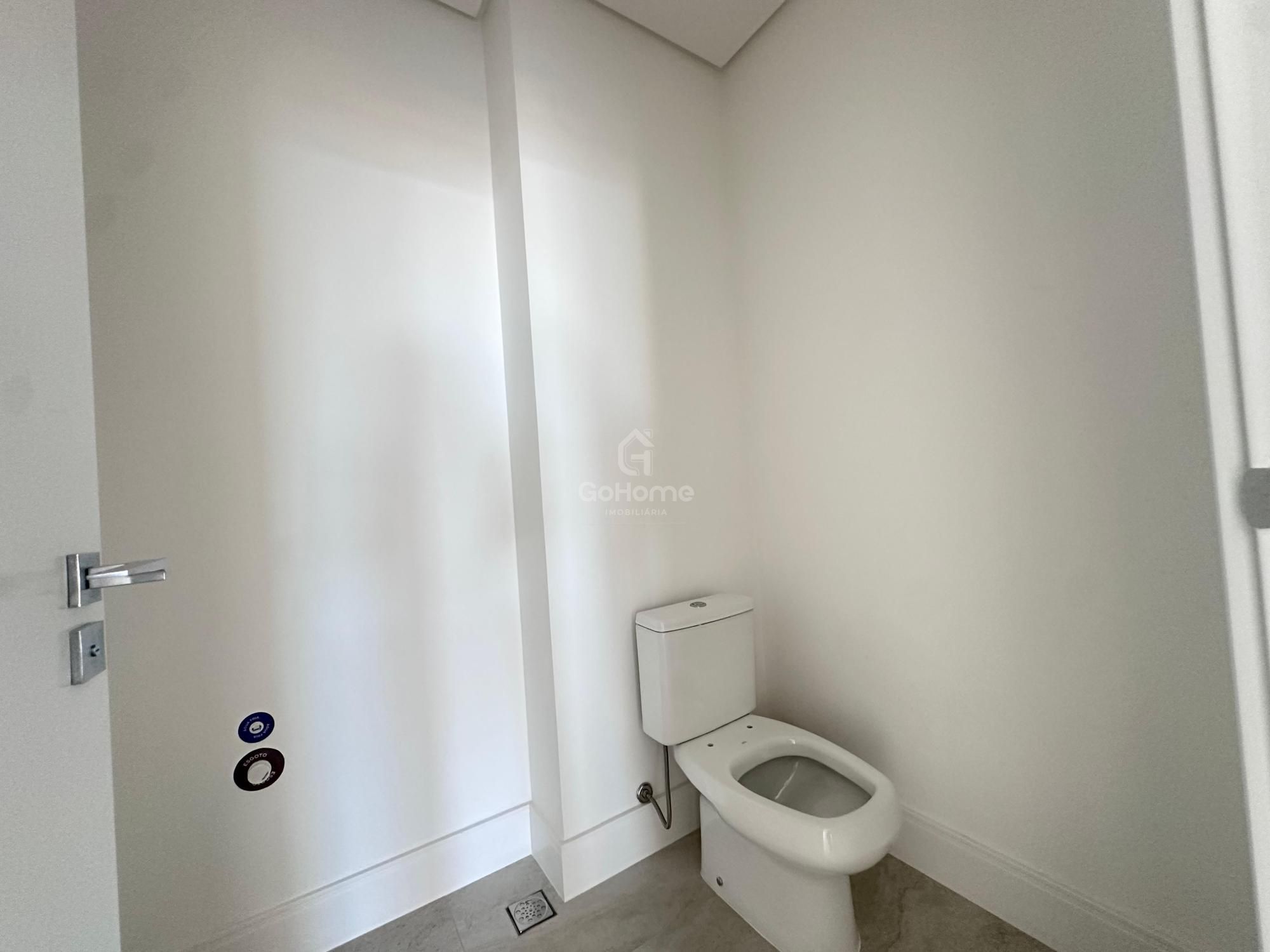 Apartamento Novo à Venda